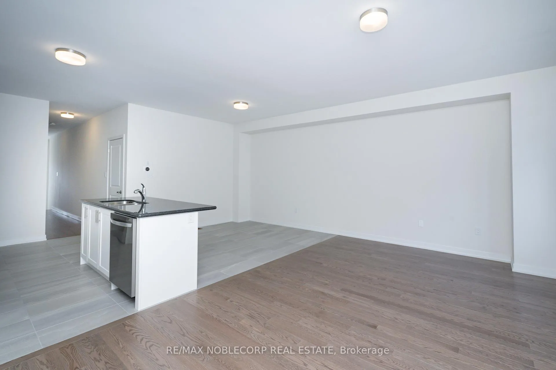 Photo 14 of 34 Singhampton Road, Vaughan, Kleinburg — HOMEH