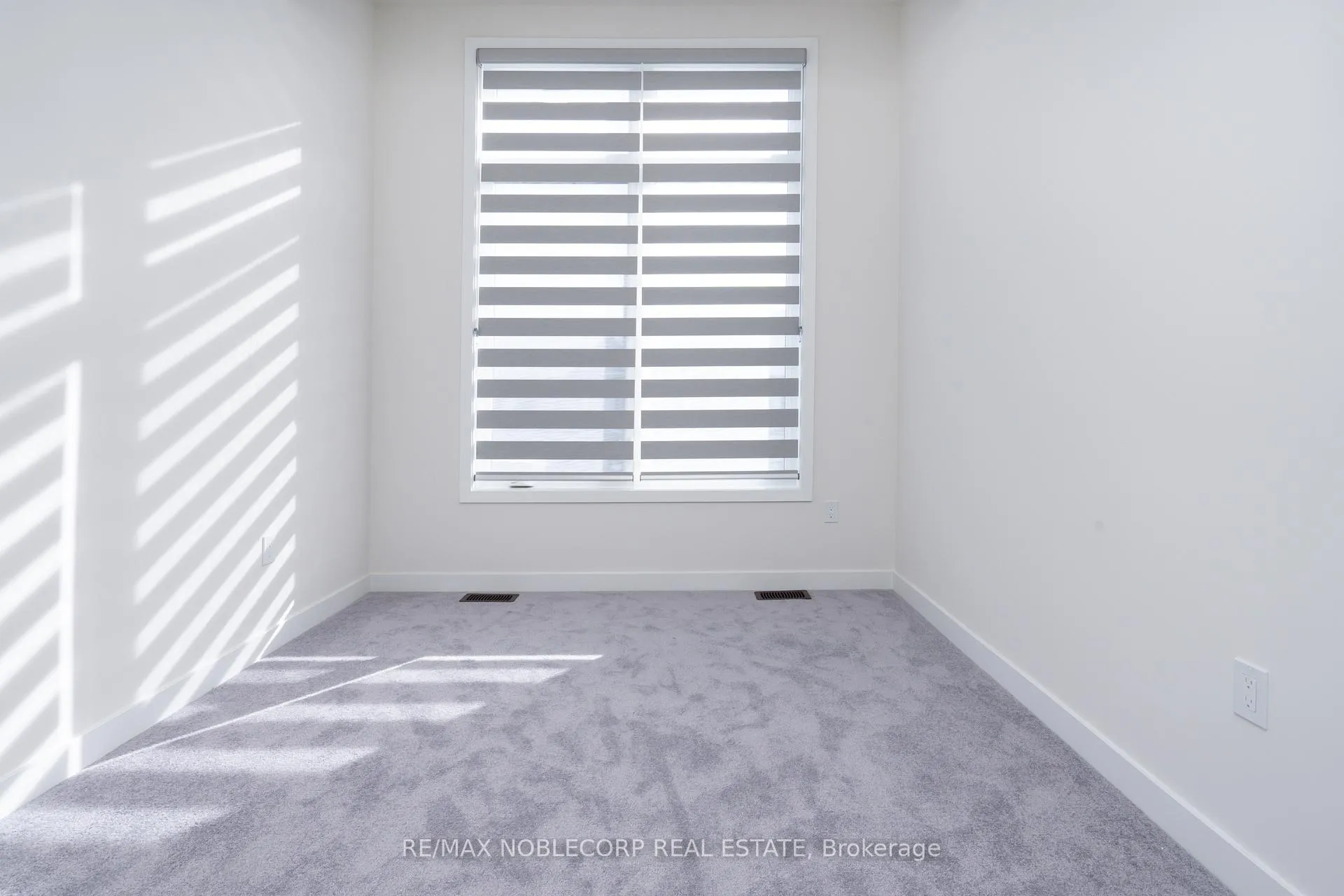 Photo 25 of 34 Singhampton Road, Vaughan, Kleinburg — HOMEH