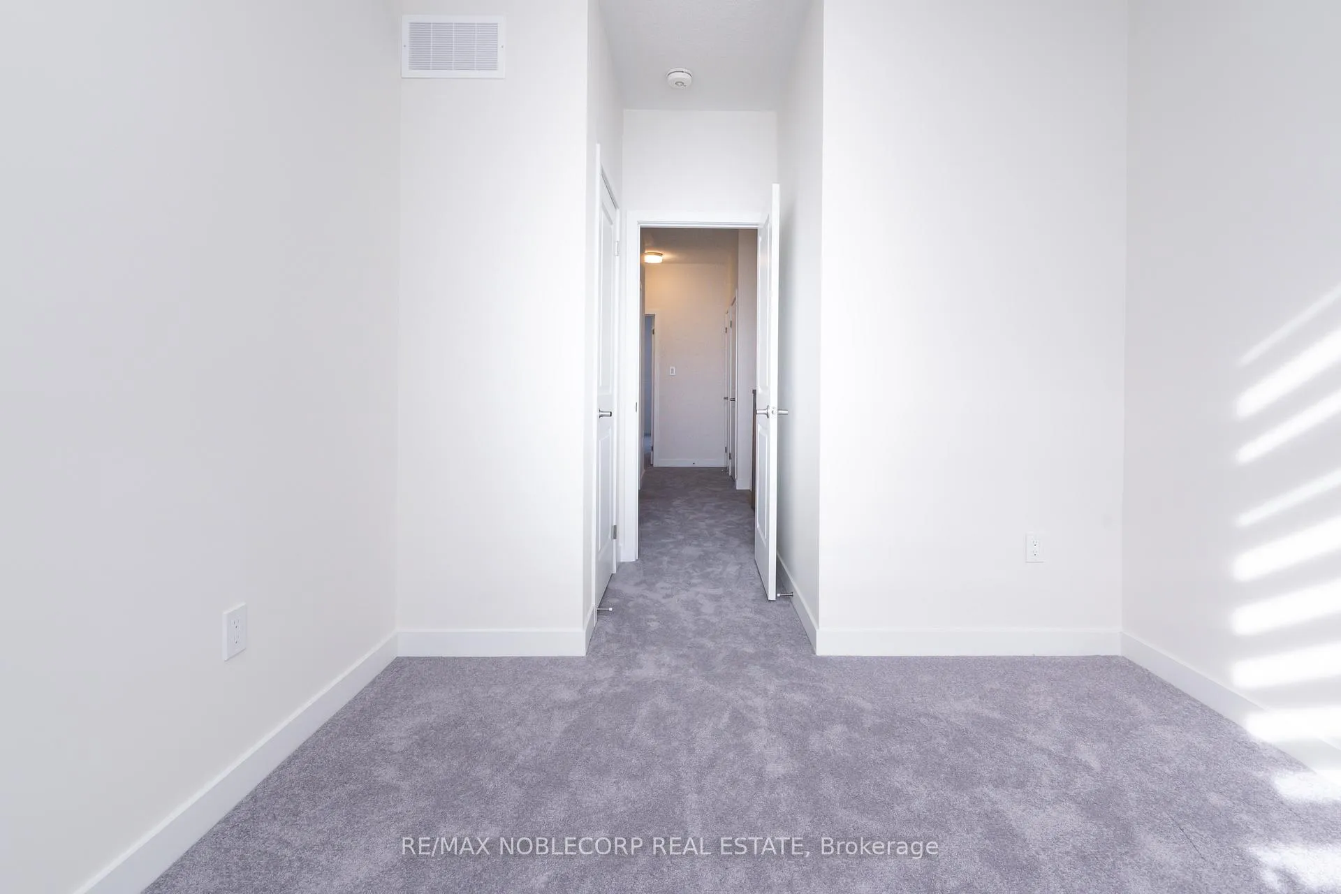 Photo 26 of 34 Singhampton Road, Vaughan, Kleinburg — HOMEH