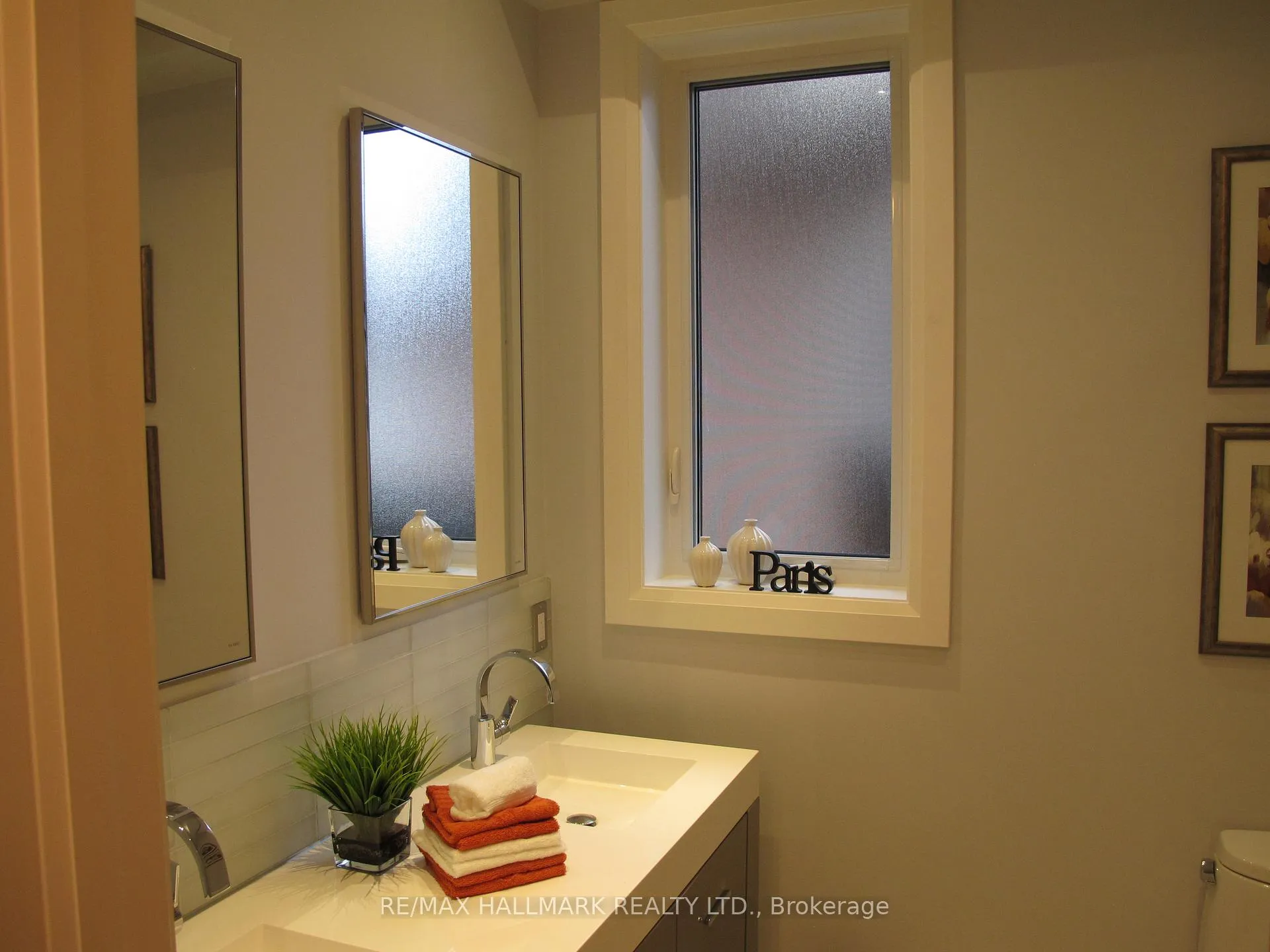 Photo 6 of Unit 2nd Floor, 151 Rusholme Road, Toronto, Dufferin Grove — HOMEH