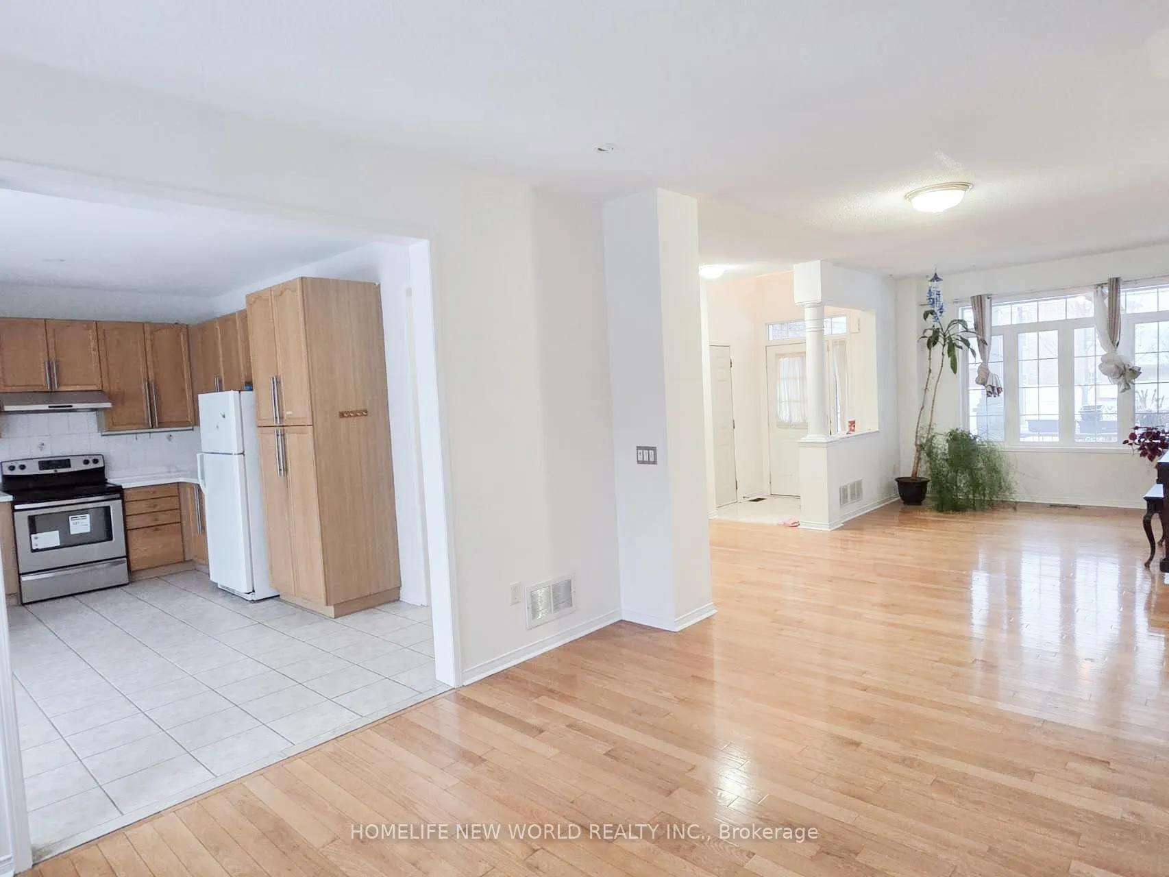 Photo 4 of 4 Belgrave Square, Markham, Berczy — HOMEH