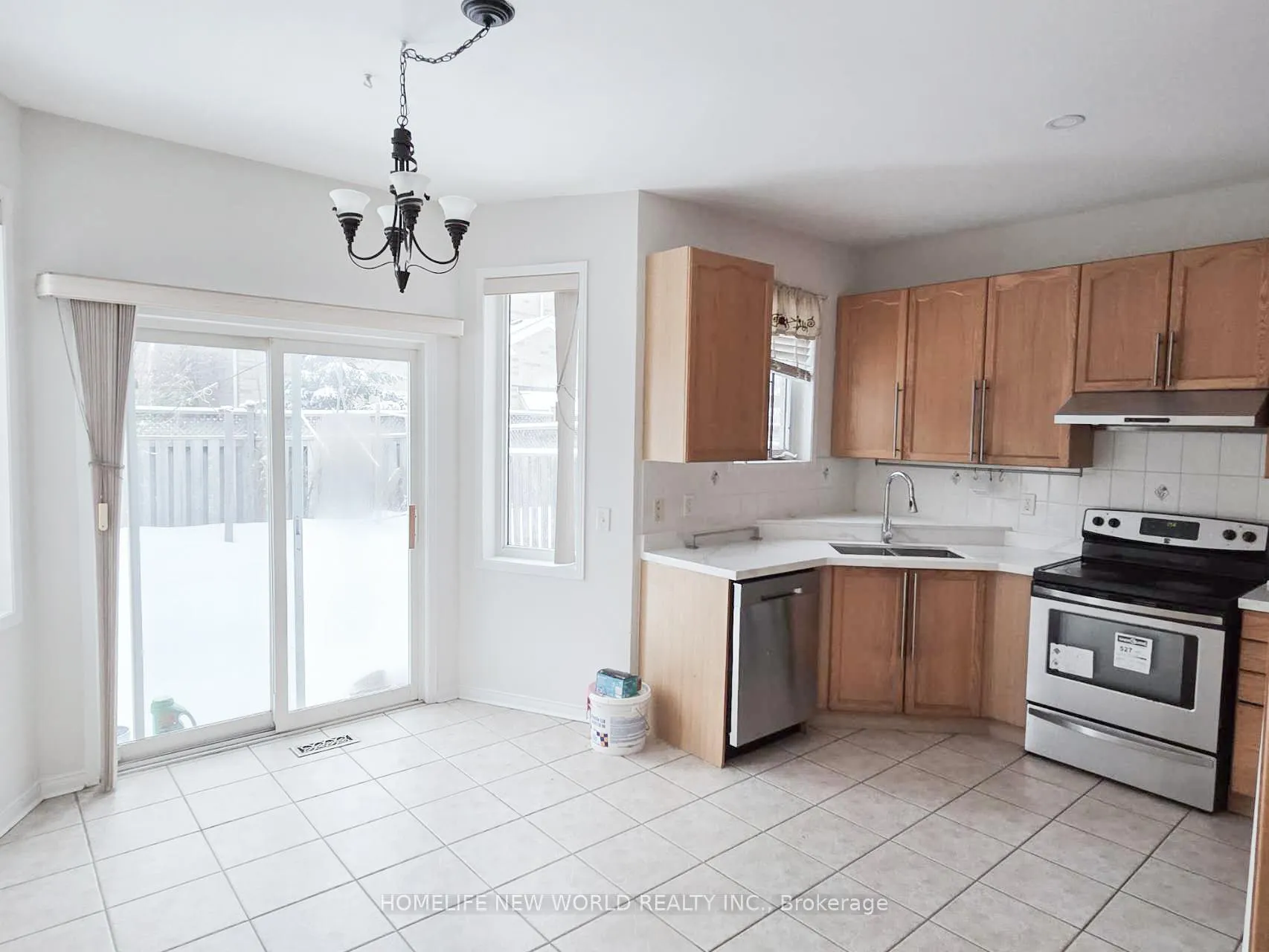 Photo 5 of 4 Belgrave Square, Markham, Berczy — HOMEH