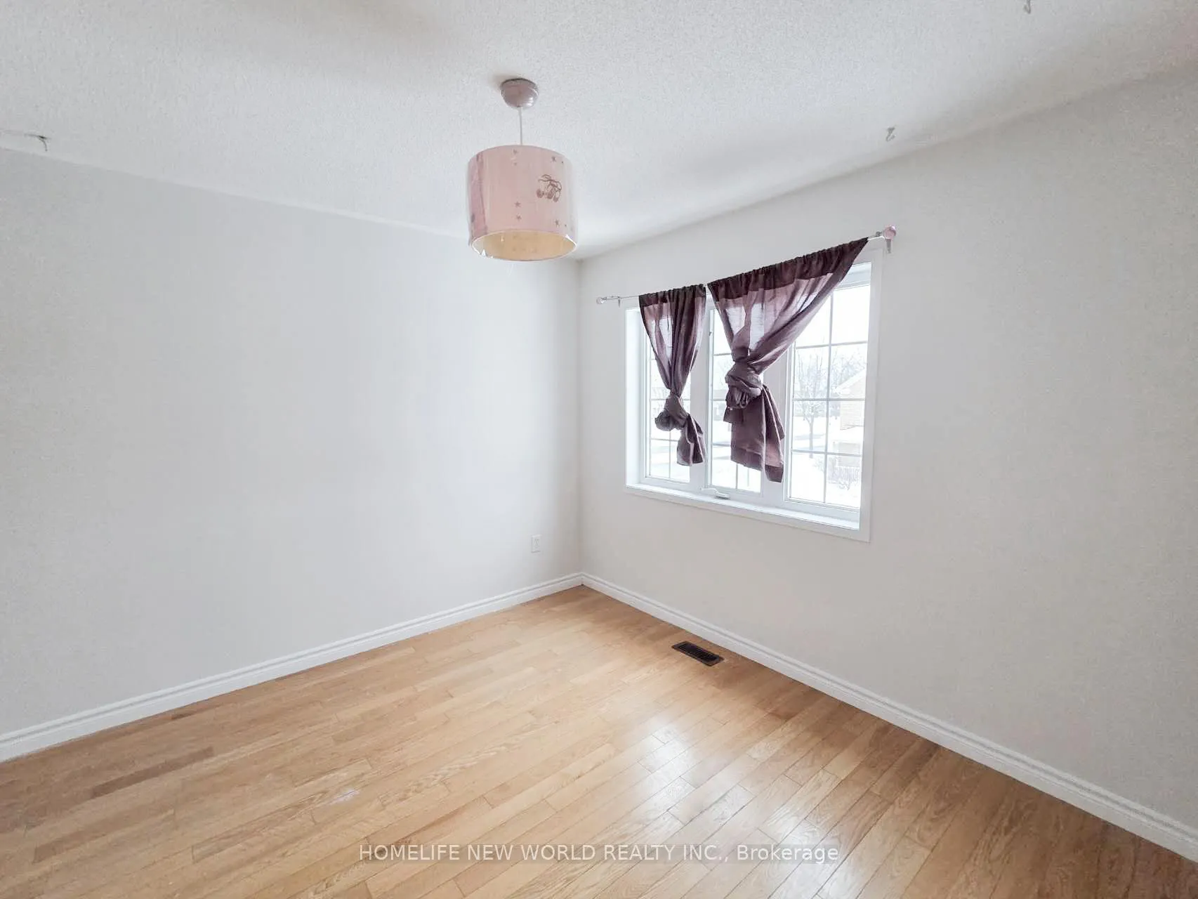 Photo 11 of 4 Belgrave Square, Markham, Berczy — HOMEH