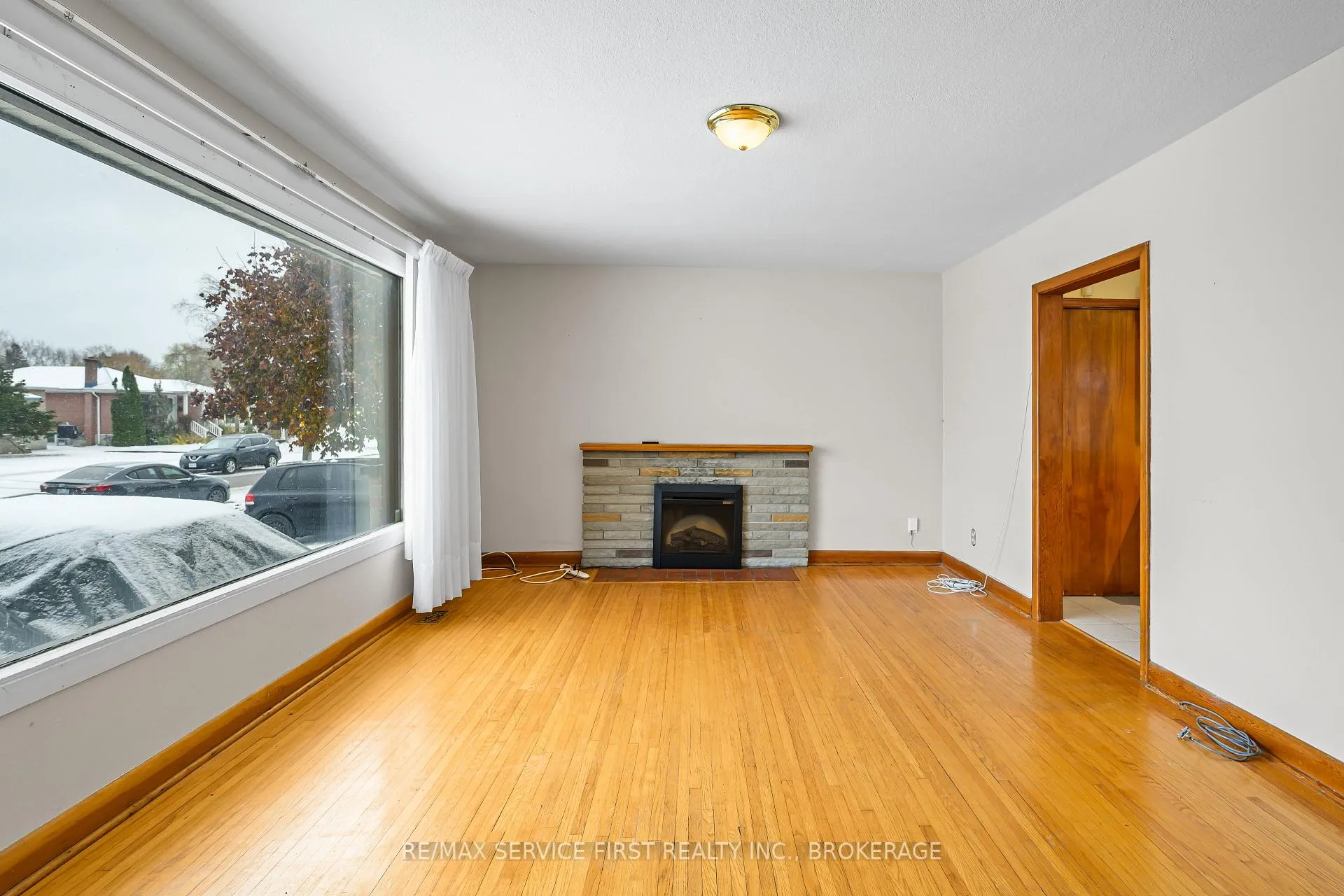 Photo 6 of 28 Brant Avenue, Kingston, East of Sir John A. Blvd — HOMEH