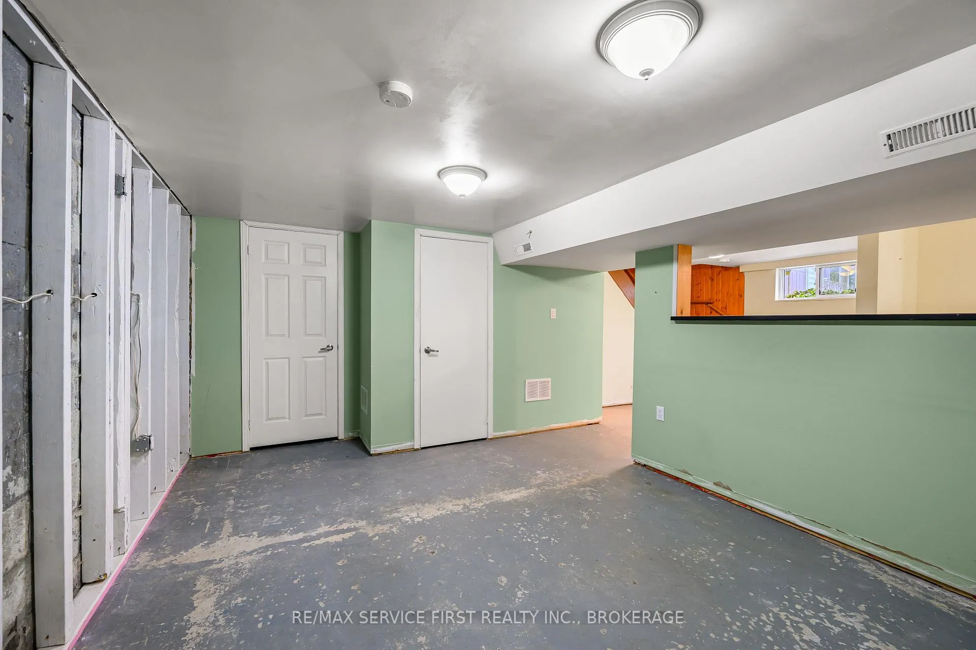 Photo 19 of 28 Brant Avenue, Kingston, East of Sir John A. Blvd — HOMEH