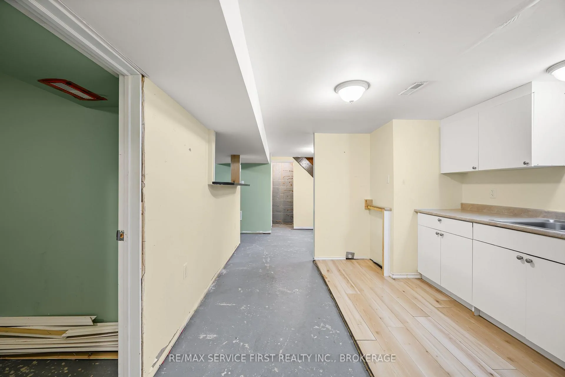 Photo 22 of 28 Brant Avenue, Kingston, East of Sir John A. Blvd — HOMEH