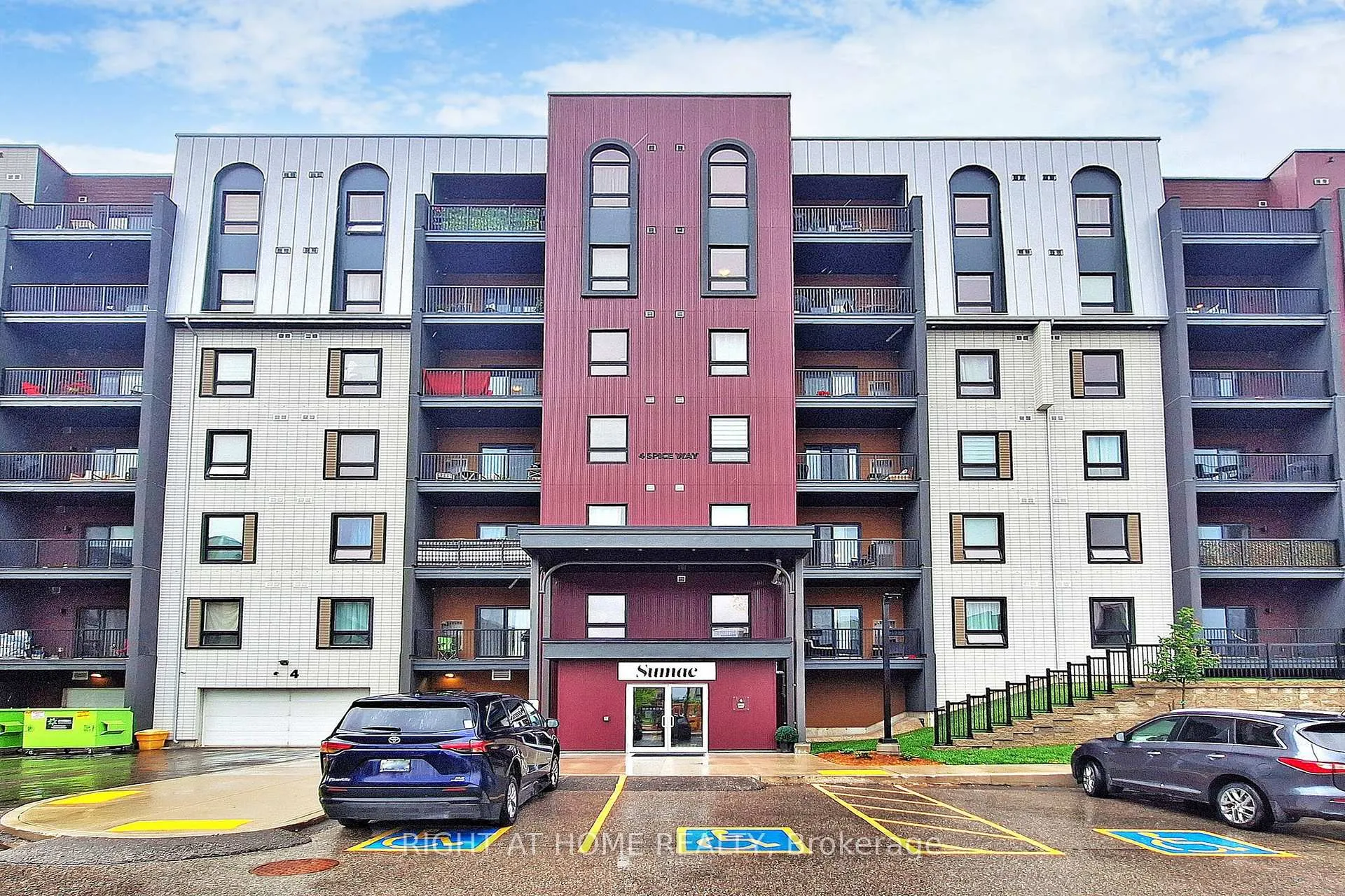 Photo 2 of Unit #208, 4 Spice Way, Barrie, Rural Barrie Southeast — HOMEH