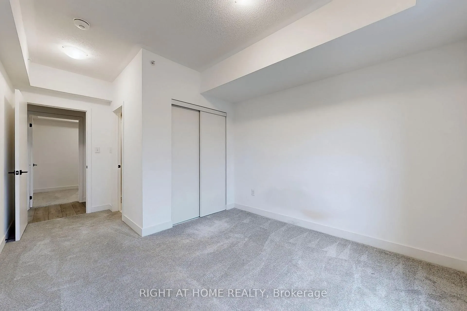 Photo 11 of Unit #208, 4 Spice Way, Barrie, Rural Barrie Southeast — HOMEH