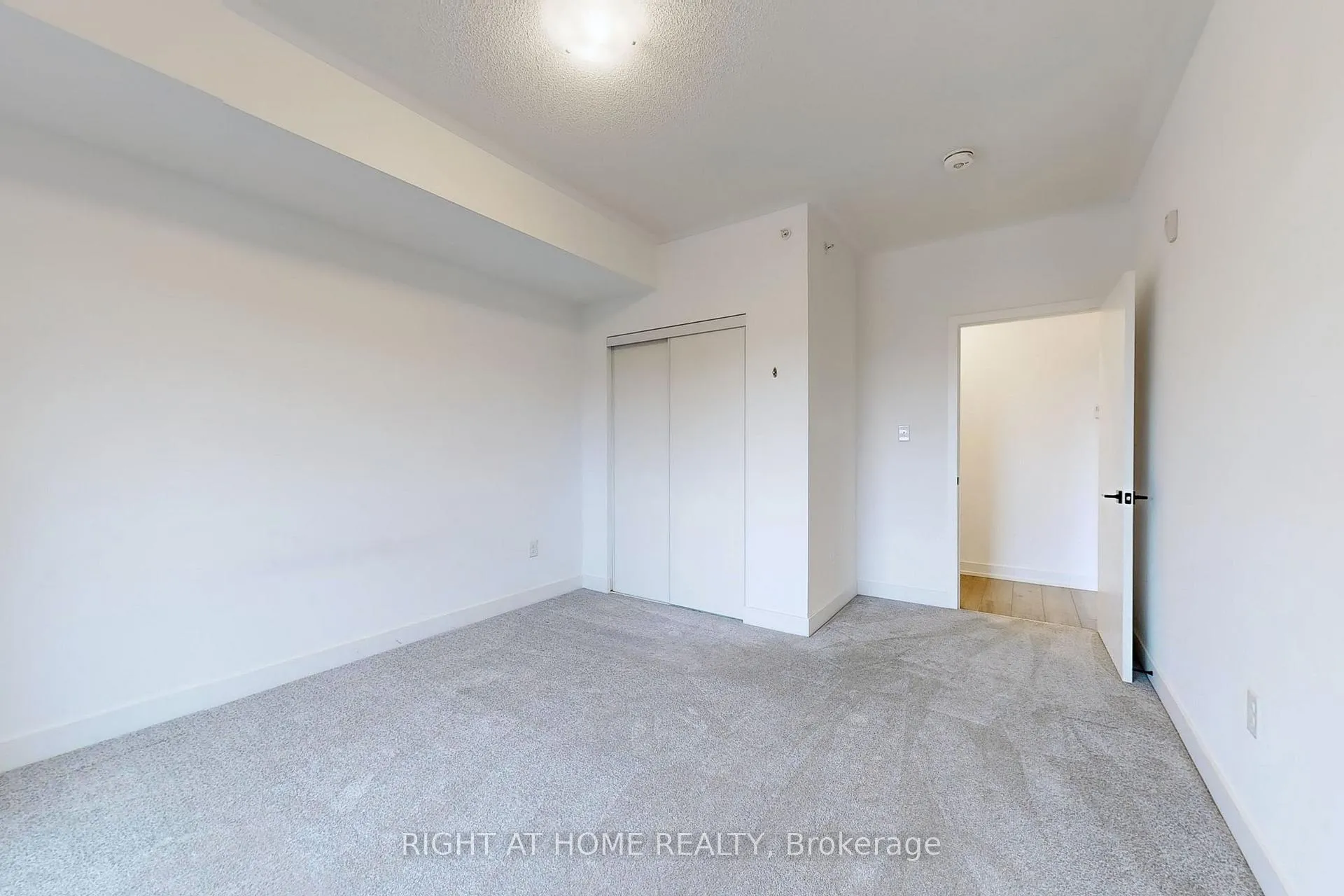 Photo 15 of Unit #208, 4 Spice Way, Barrie, Rural Barrie Southeast — HOMEH