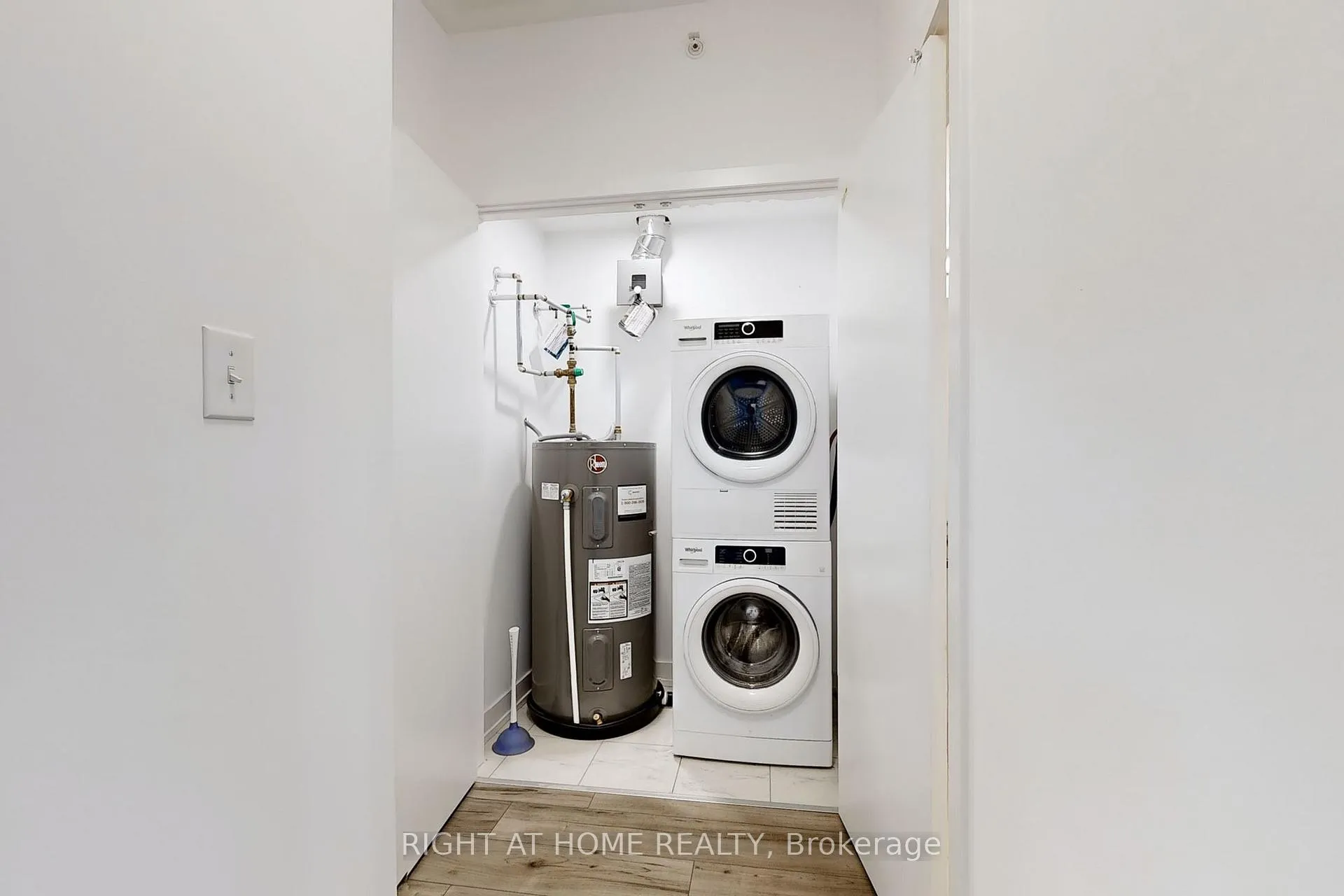 Photo 21 of Unit #208, 4 Spice Way, Barrie, Rural Barrie Southeast — HOMEH