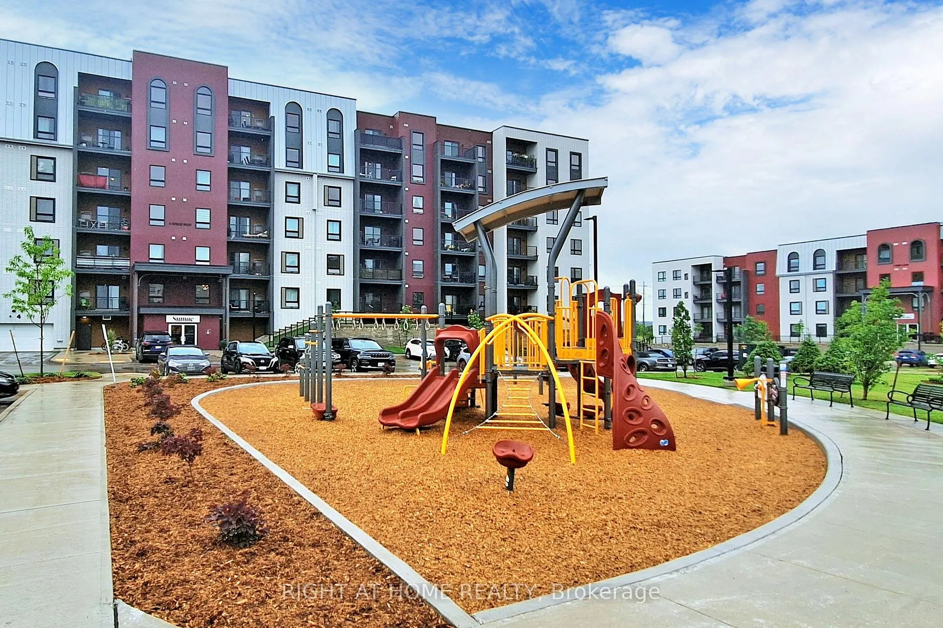 Photo 26 of Unit #208, 4 Spice Way, Barrie, Rural Barrie Southeast — HOMEH