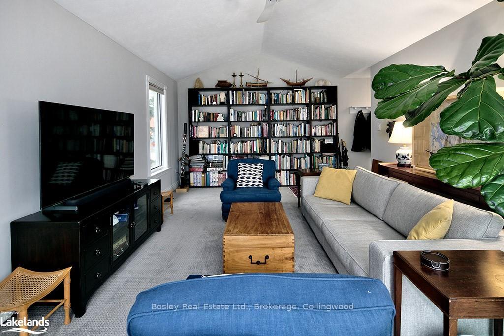 Photo 10 of 90 Collingwood Street, Meaford — HOMEH