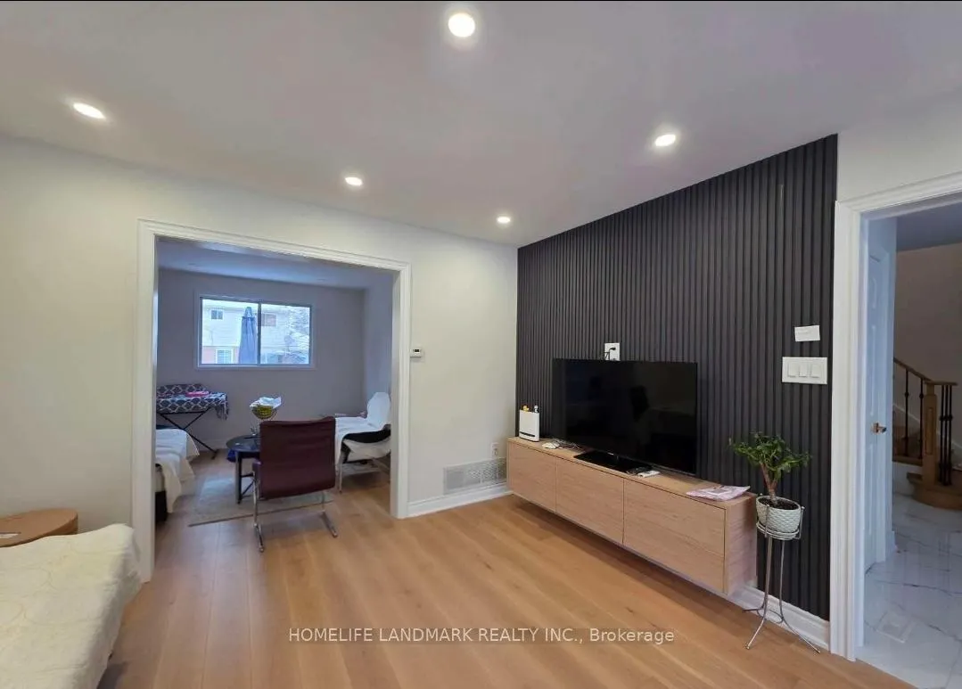 Photo 5 of 16 Redcastle Crescent, Georgina, Keswick South — HOMEH