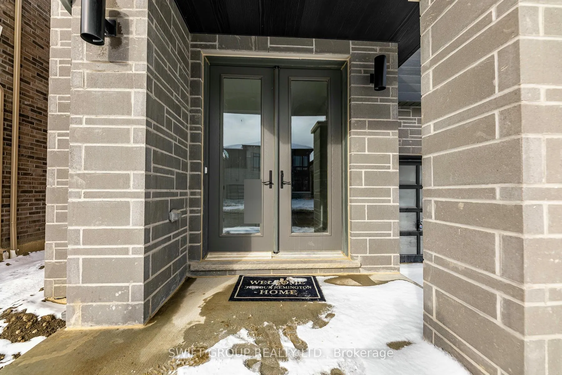 Photo 3 of 27 Keyworth Crescent, Brampton, Sandringham-Wellington North — HOMEH
