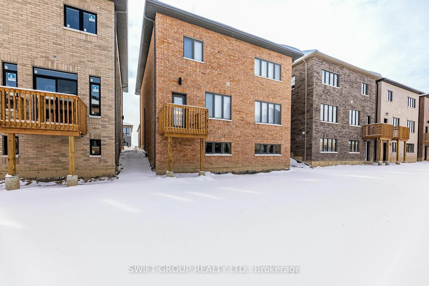 Photo 40 of 27 Keyworth Crescent, Brampton, Sandringham-Wellington North — HOMEH