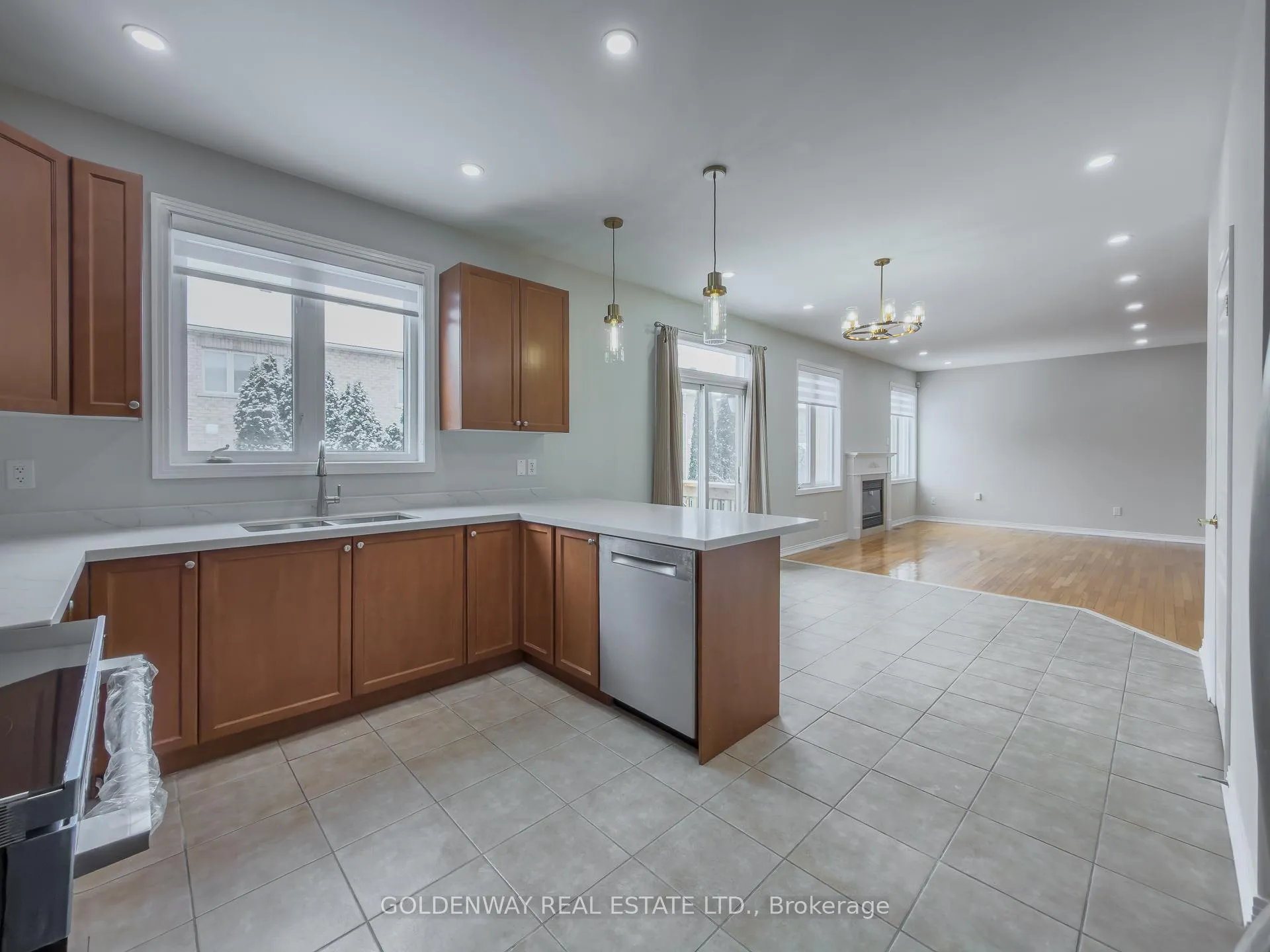 Photo 13 of 33 Nichols Boulevard, Markham, Cachet — HOMEH
