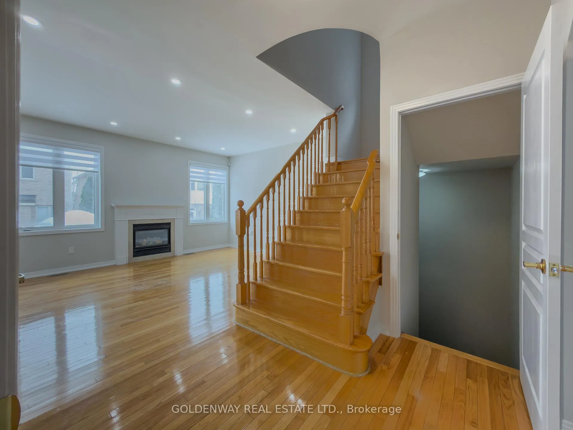 Photo 39 of 33 Nichols Boulevard, Markham, Cachet — HOMEH