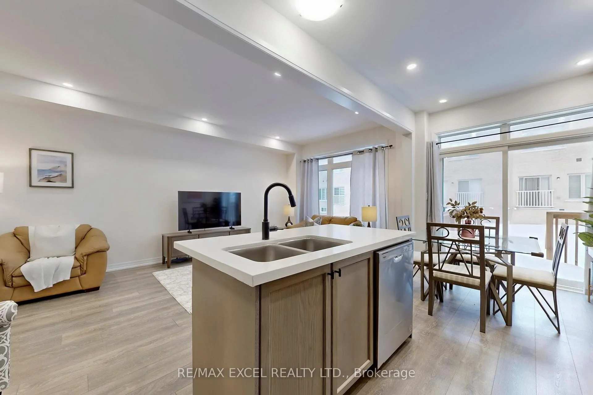 Photo 14 of 2614 Hibiscus Drive, Pickering, Rural Pickering — HOMEH