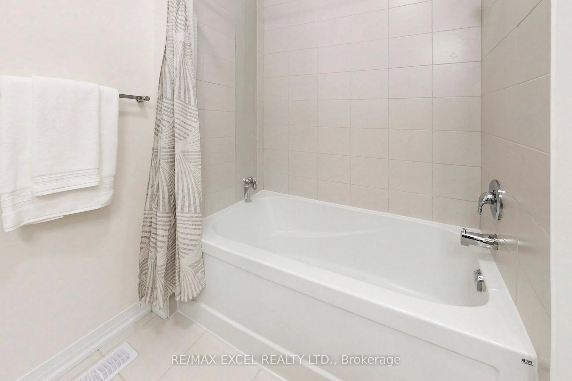 Photo 39 of 2614 Hibiscus Drive, Pickering, Rural Pickering — HOMEH