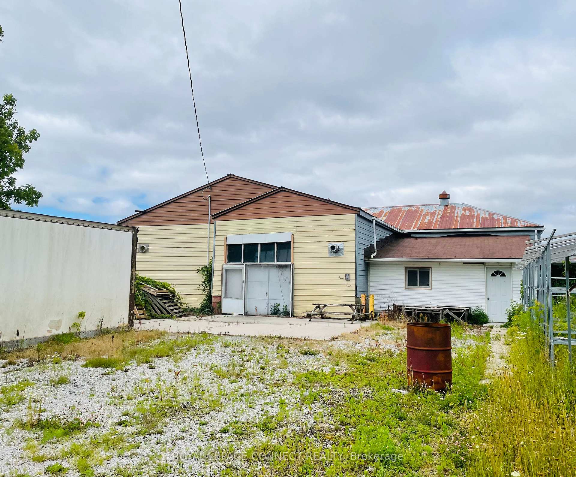 Photo 9 of 19470 Dufferin Street, King, Rural King — HOMEH