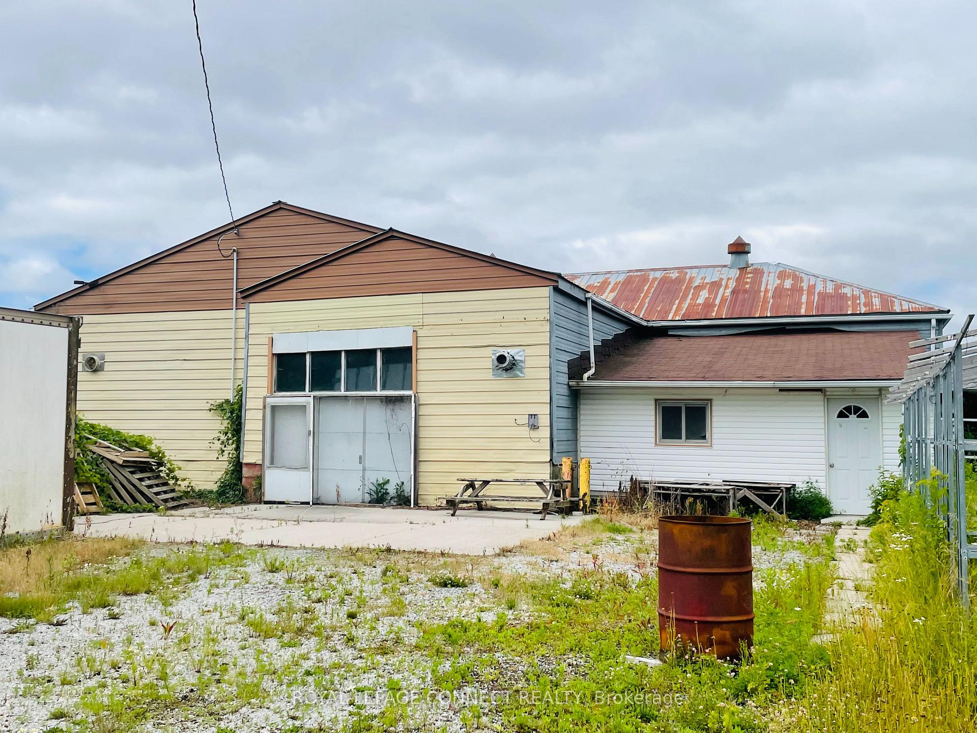Photo 10 of 19470 Dufferin Street, King, Rural King — HOMEH