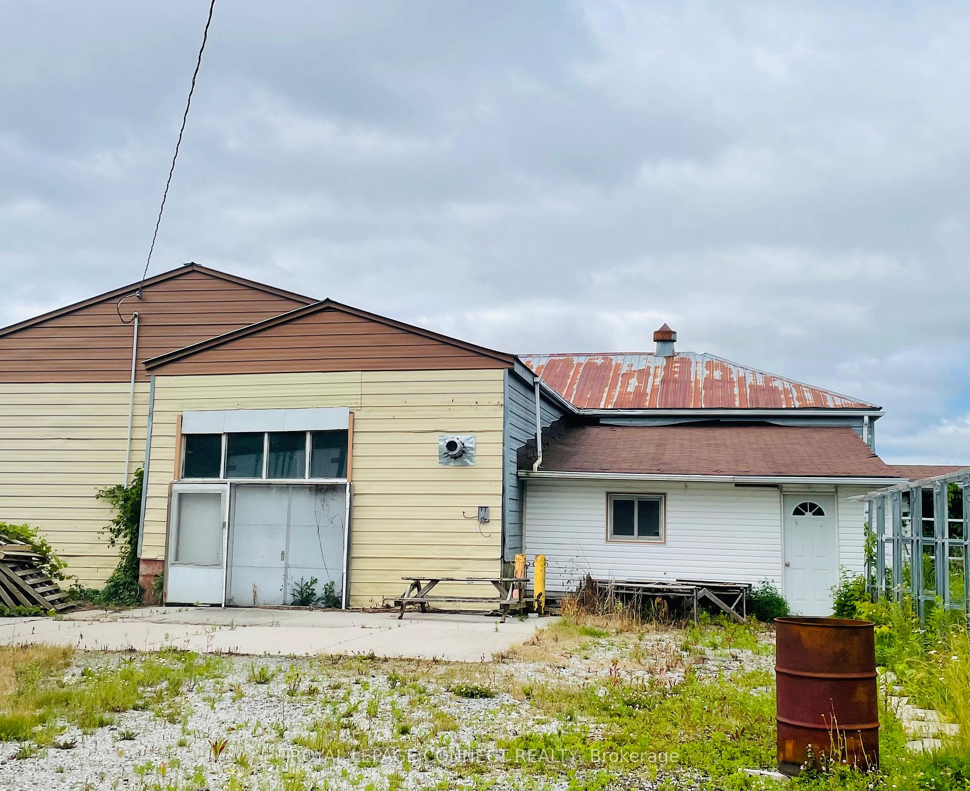 Photo 11 of 19470 Dufferin Street, King, Rural King — HOMEH