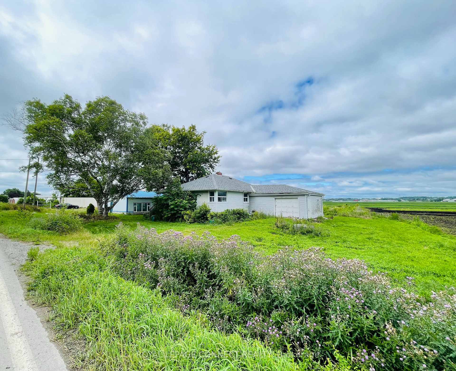 Photo 15 of 19470 Dufferin Street, King, Rural King — HOMEH