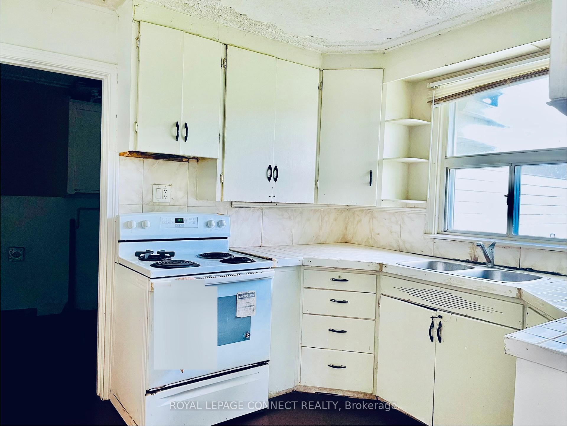 Photo 23 of 19470 Dufferin Street, King, Rural King — HOMEH