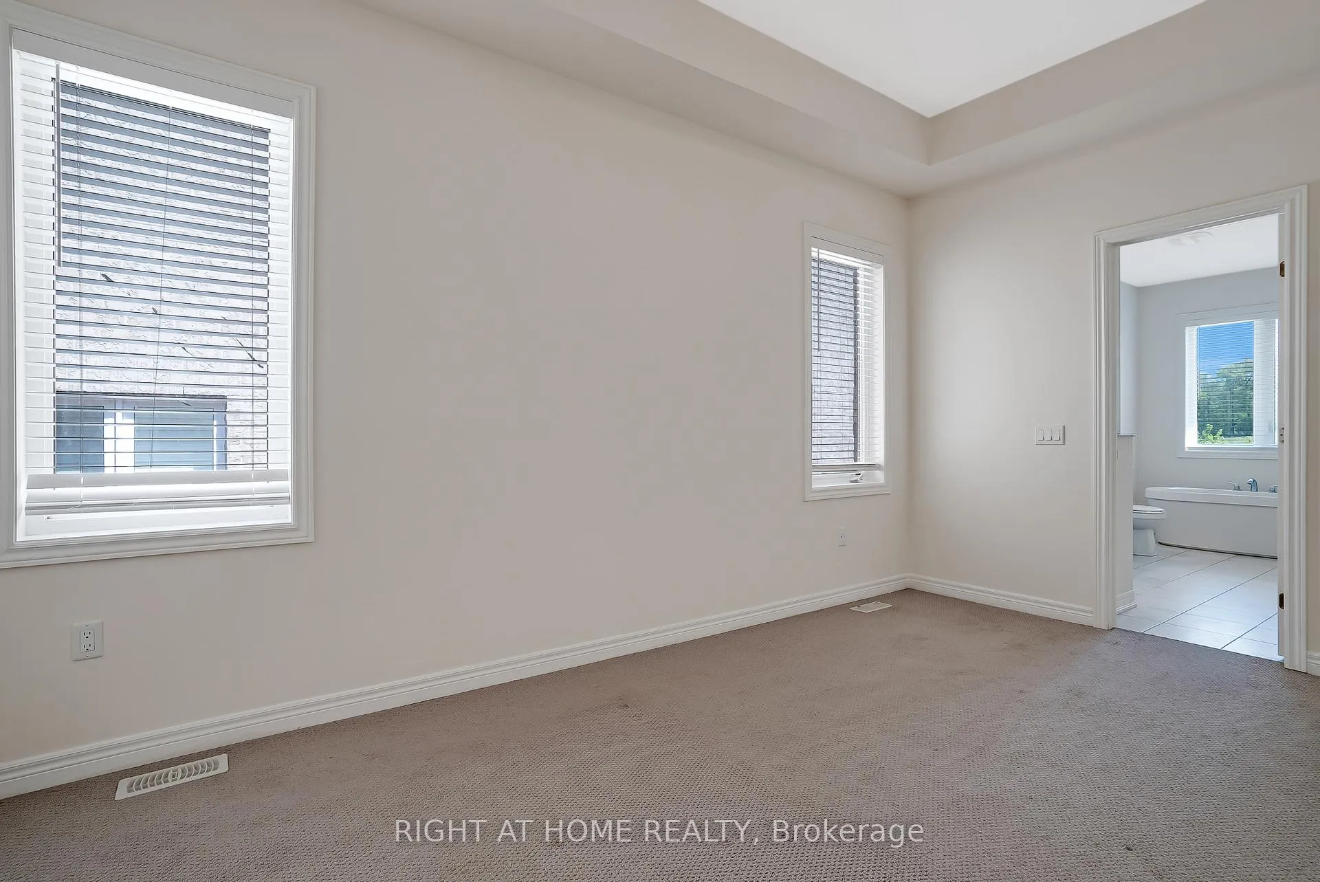 Photo 24 of 19 Robarts Drive, Hamilton, Ancaster — HOMEH