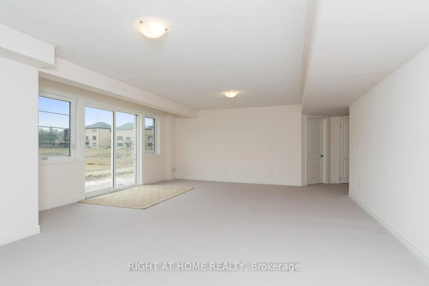 Photo 39 of 19 Robarts Drive, Hamilton, Ancaster — HOMEH