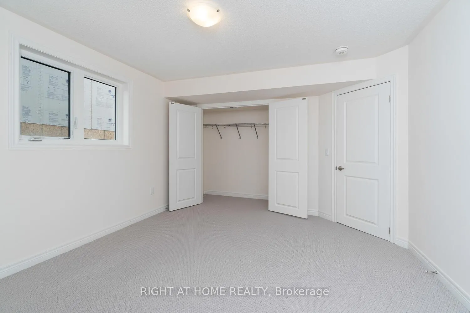 Photo 44 of 19 Robarts Drive, Hamilton, Ancaster — HOMEH