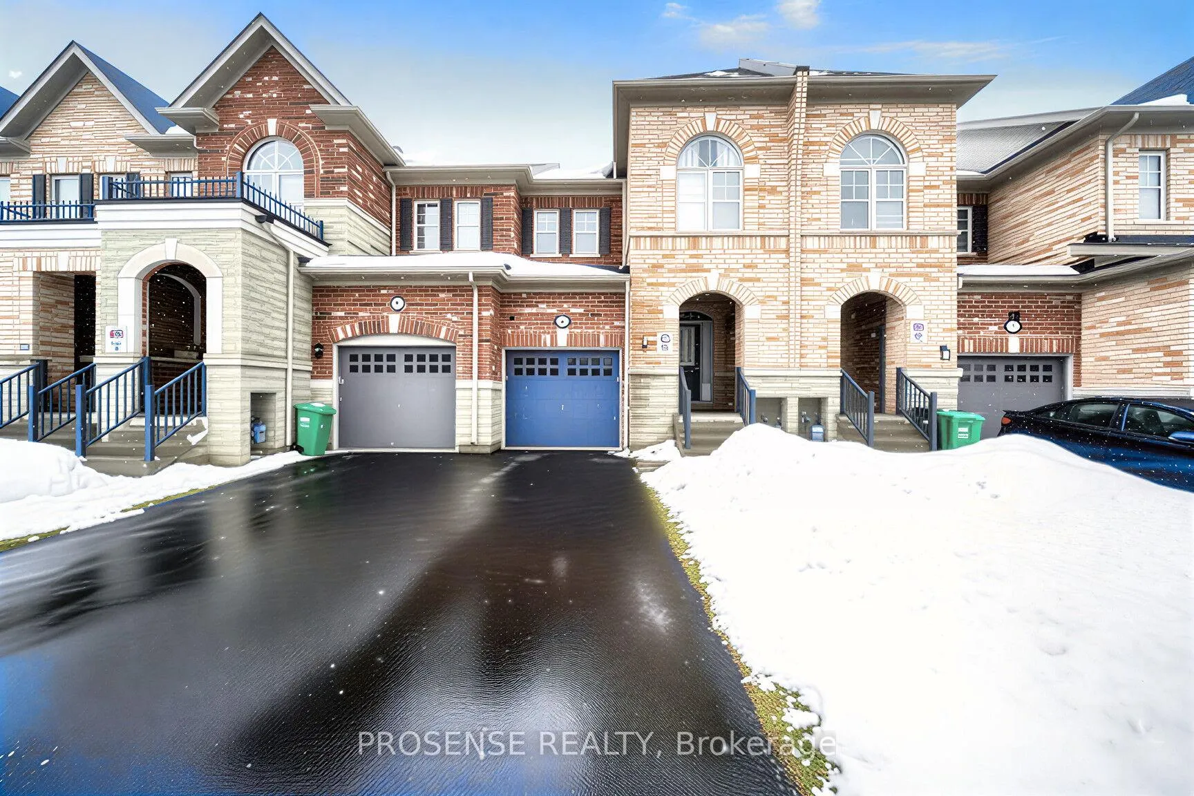 Photo 2 of 148 Finegan Circle, Brampton, Northwest Brampton — HOMEH