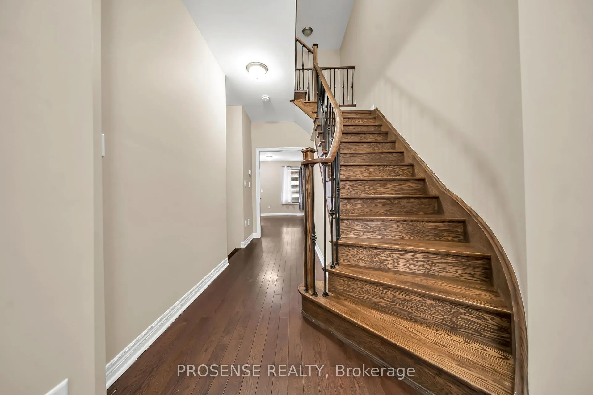 Photo 5 of 148 Finegan Circle, Brampton, Northwest Brampton — HOMEH