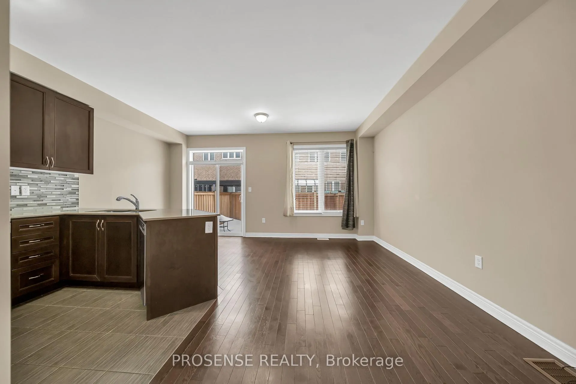 Photo 9 of 148 Finegan Circle, Brampton, Northwest Brampton — HOMEH