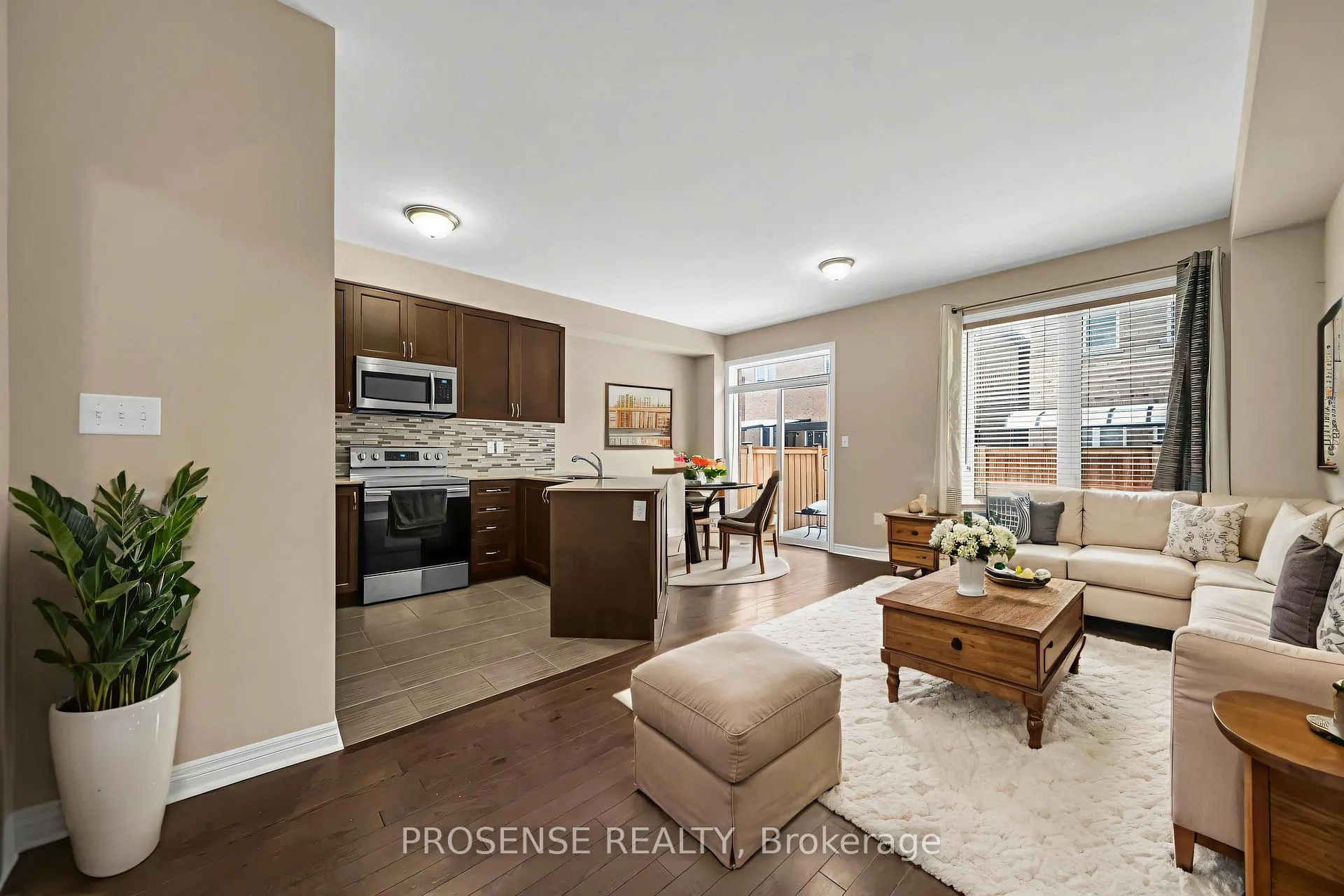 Photo 10 of 148 Finegan Circle, Brampton, Northwest Brampton — HOMEH