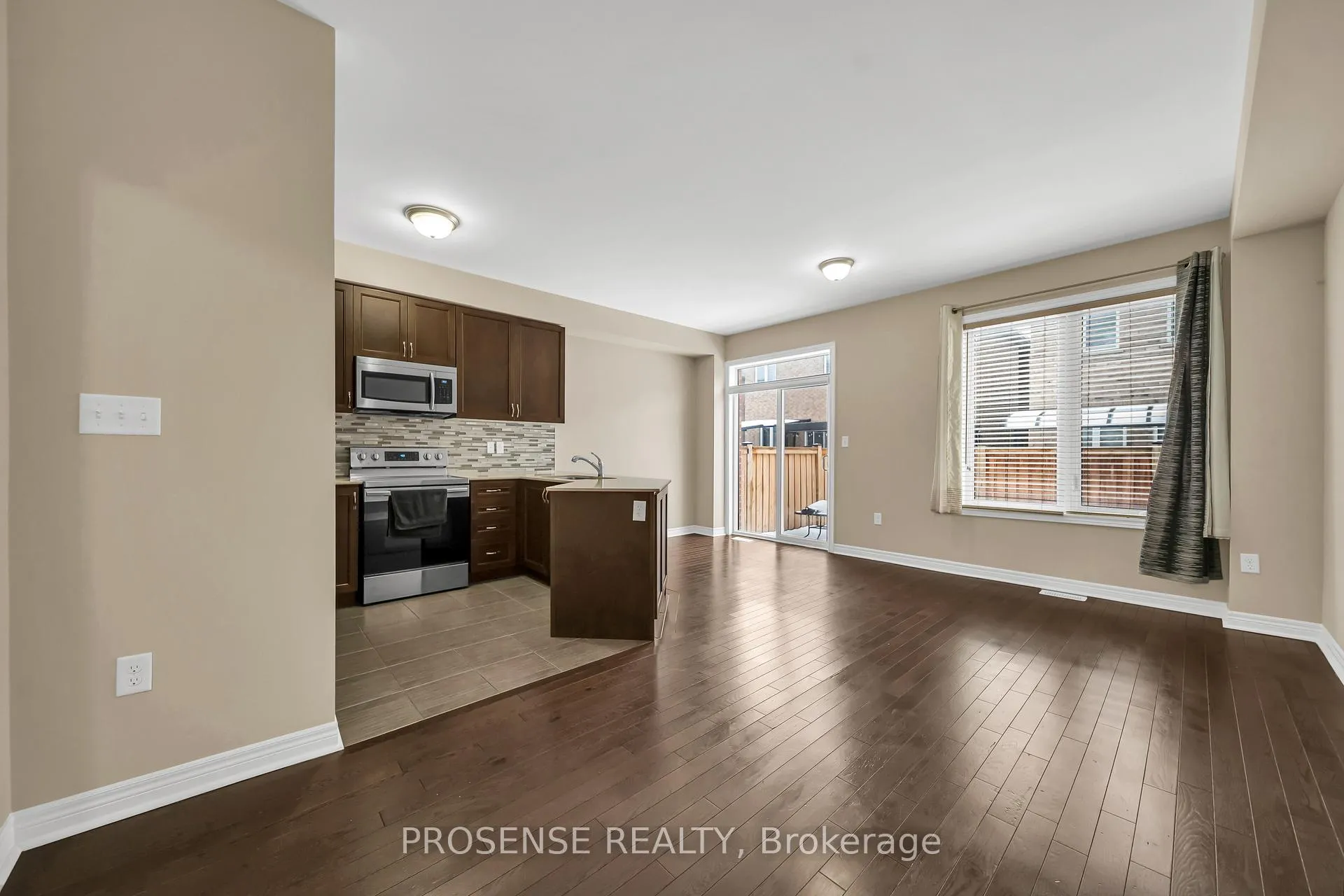 Photo 11 of 148 Finegan Circle, Brampton, Northwest Brampton — HOMEH