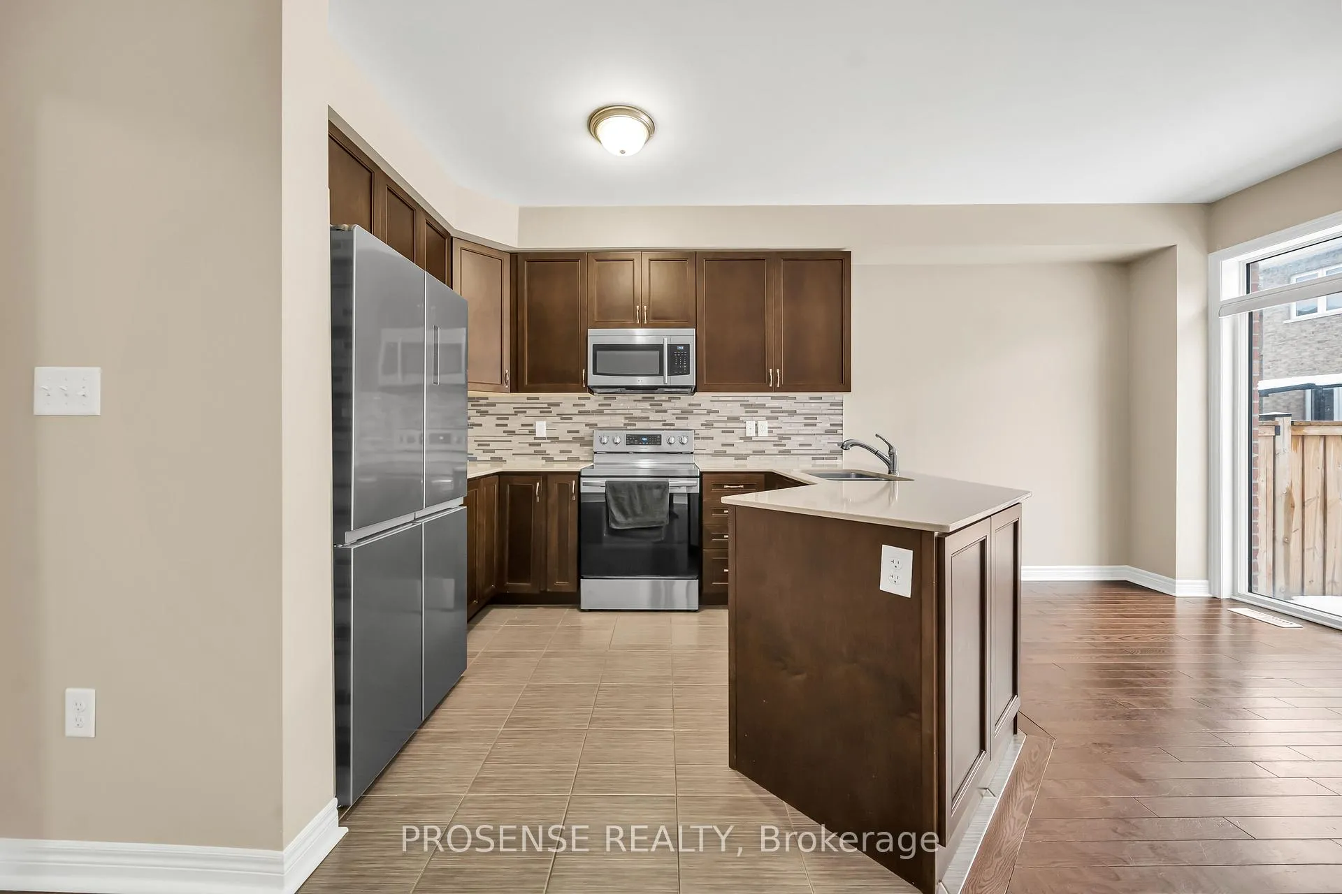 Photo 14 of 148 Finegan Circle, Brampton, Northwest Brampton — HOMEH