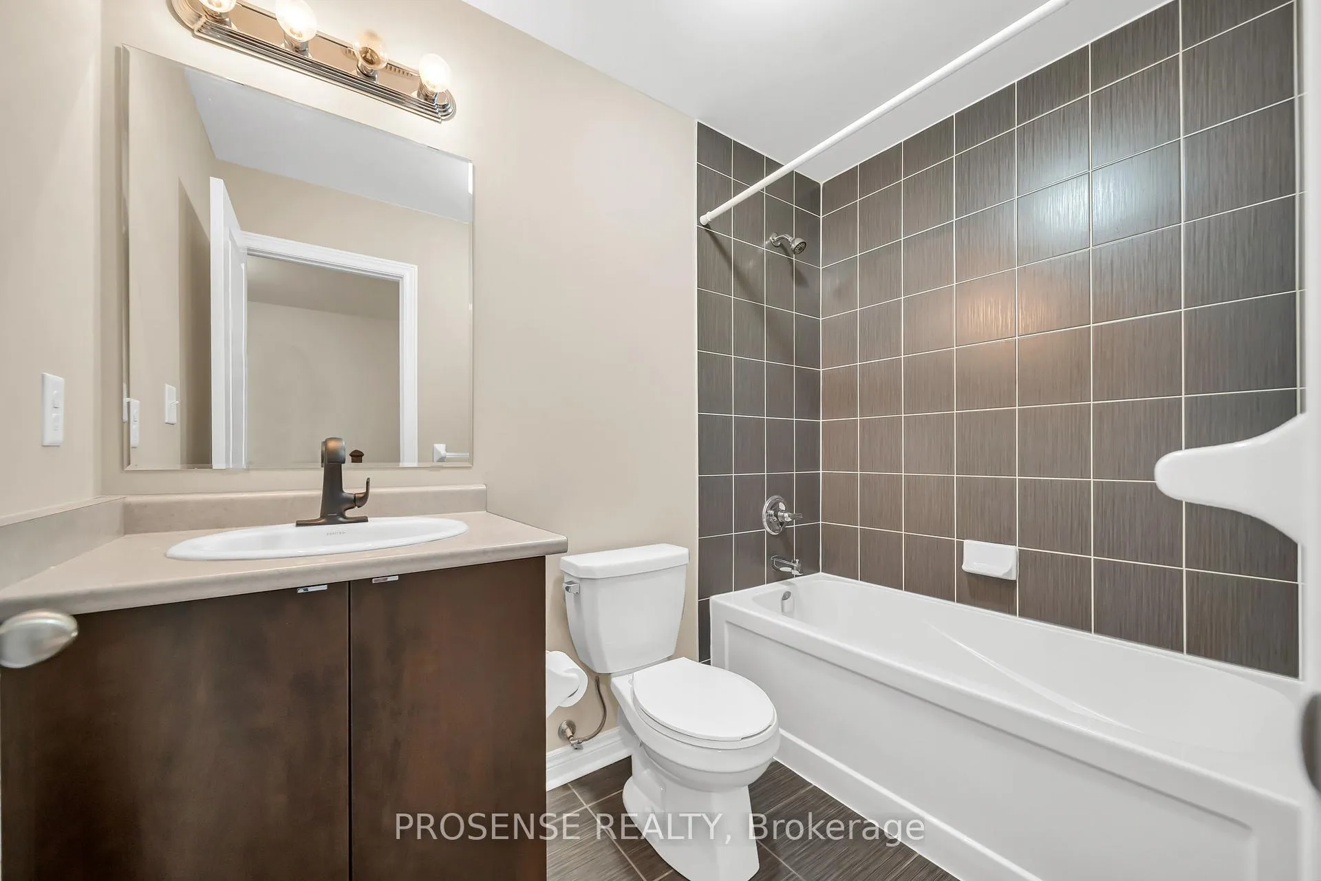 Photo 24 of 148 Finegan Circle, Brampton, Northwest Brampton — HOMEH