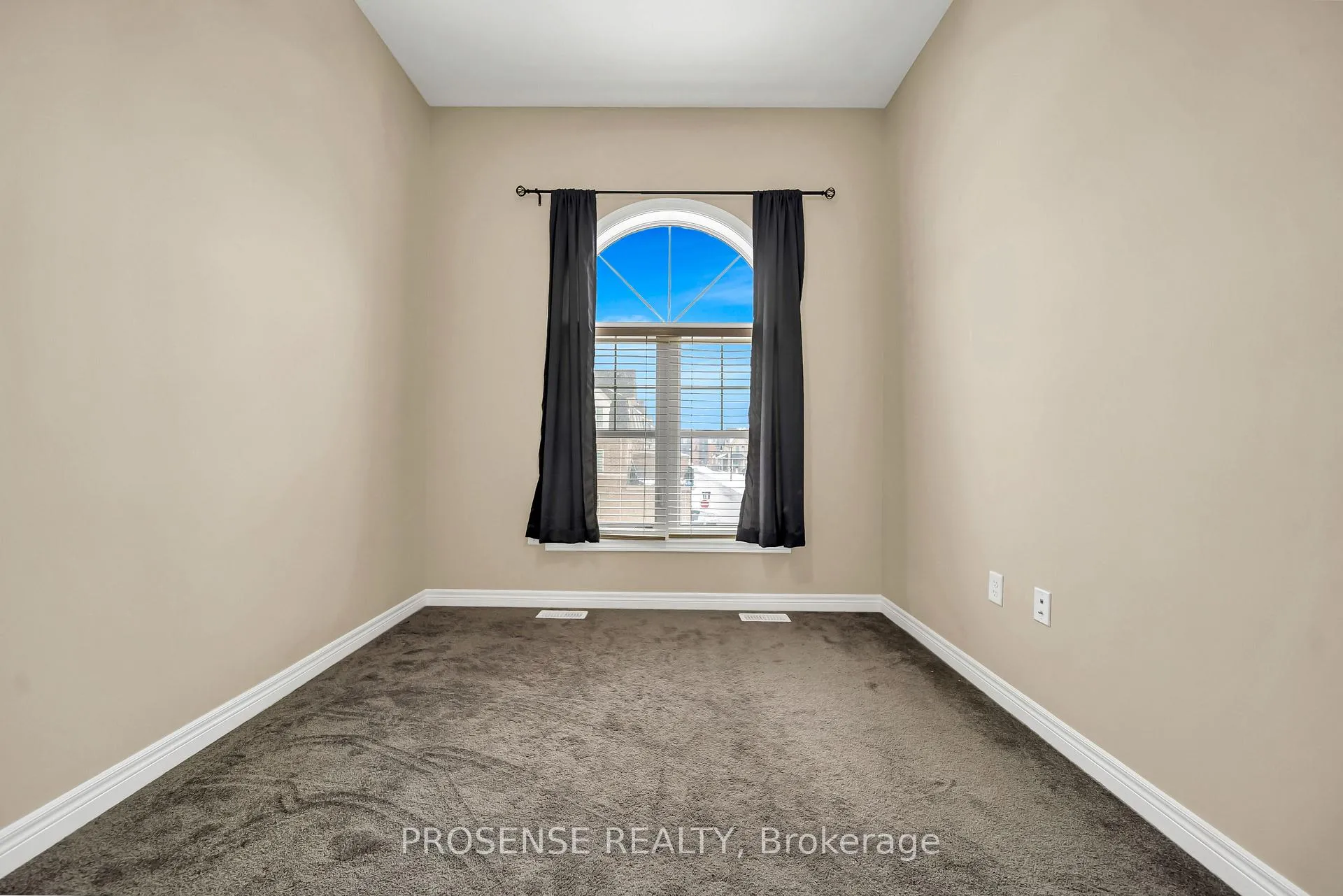 Photo 29 of 148 Finegan Circle, Brampton, Northwest Brampton — HOMEH