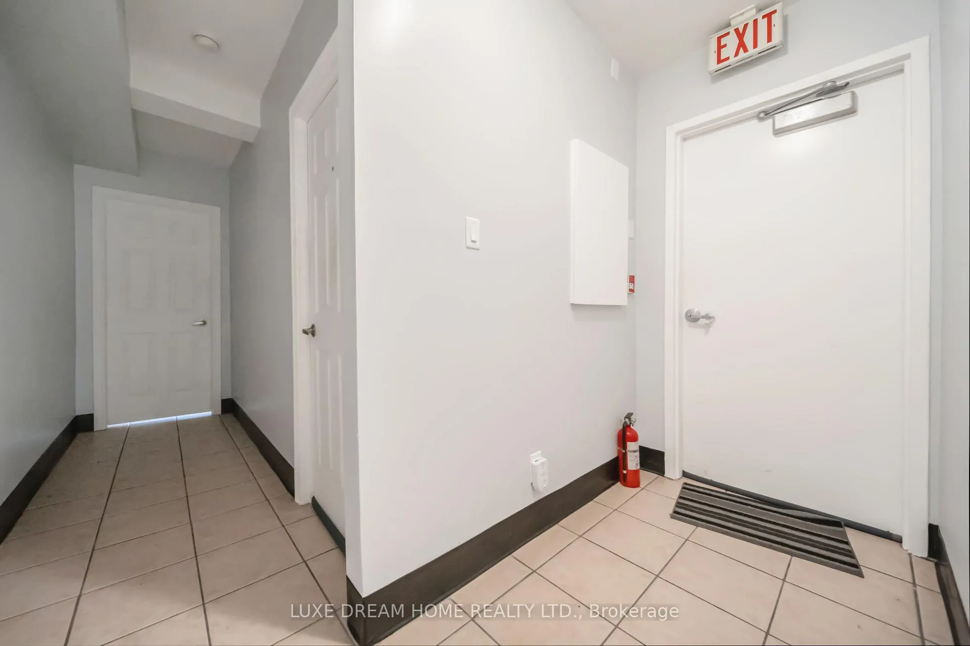Photo 5 of 844 Dundas Street W, Toronto, Trinity-Bellwoods — HOMEH