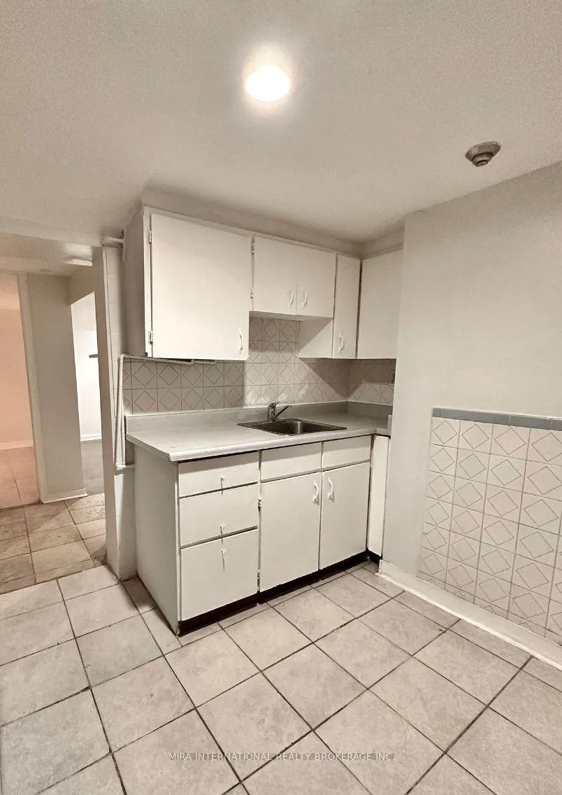 Photo 4 of Unit B2, 60 Brock Avenue, Toronto, Roncesvalles — HOMEH