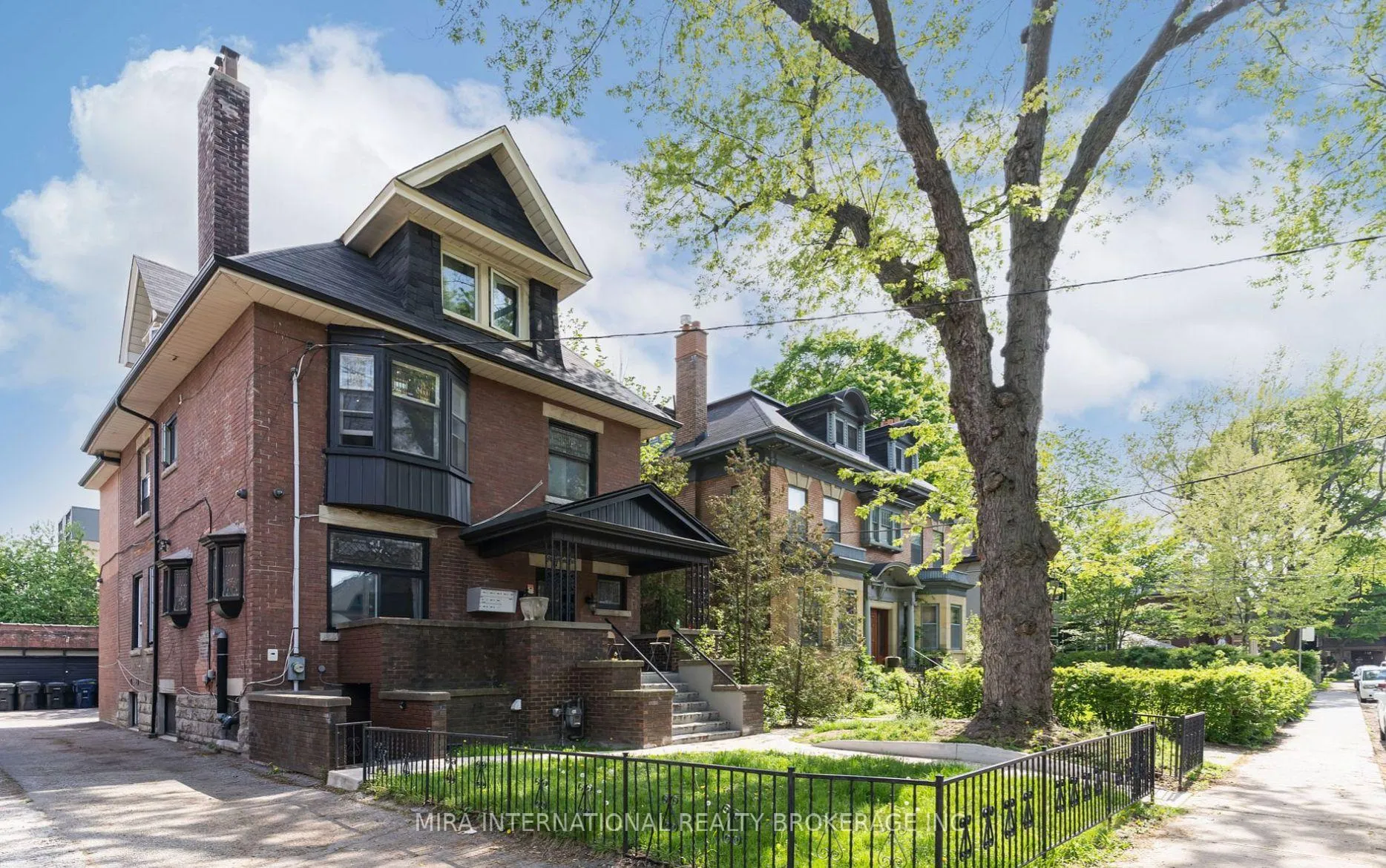 Photo 1 of Unit 202, 11 Laxton Avenue, Toronto, South Parkdale — HOMEH