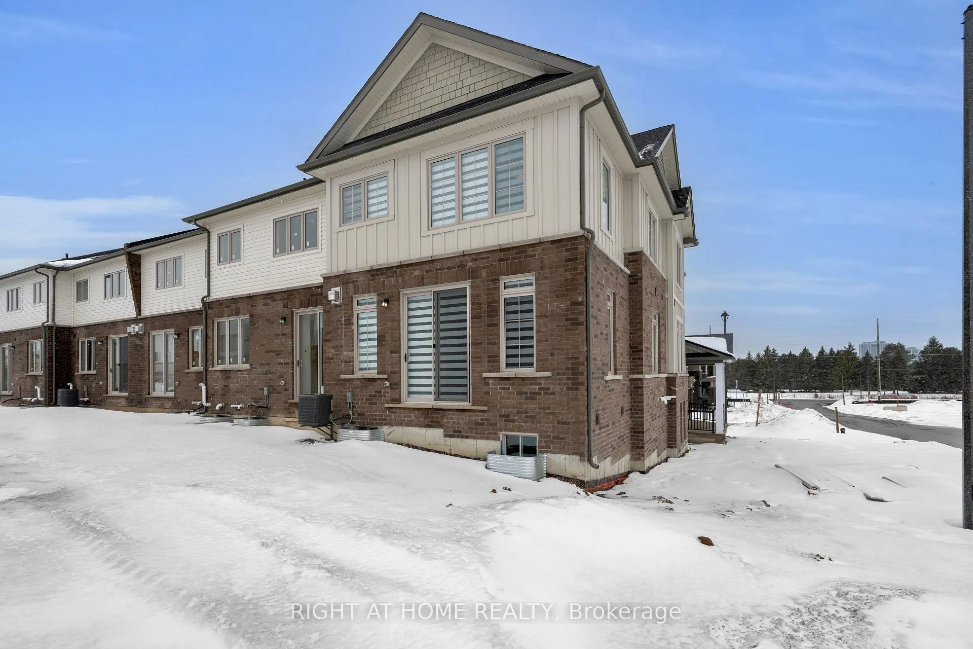 Photo 29 of 2420 Bushnell Street, Oshawa, Kedron — HOMEH