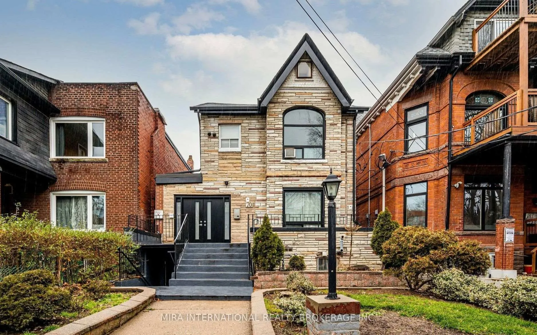 Front of Unit 102, 70 Melbourne Avenue