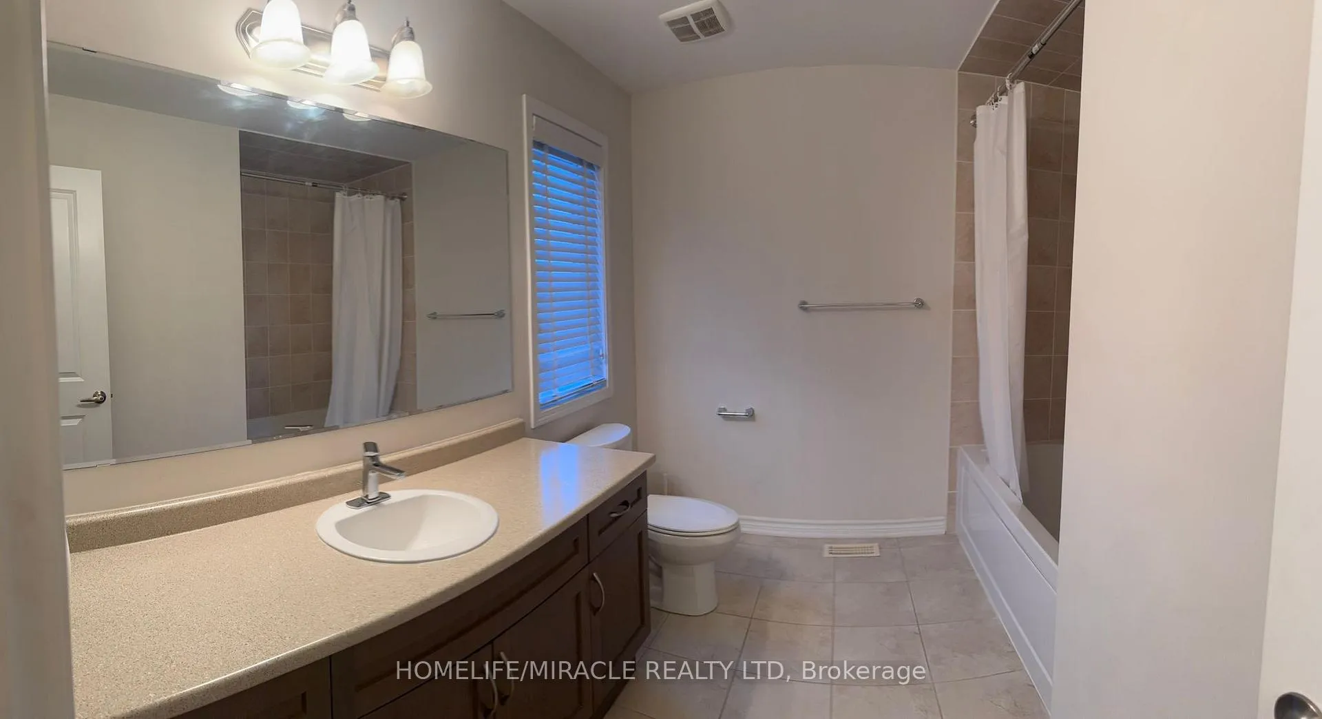Photo 10 of 126 Robert Parkinson Drive, Brampton, Northwest Brampton — HOMEH