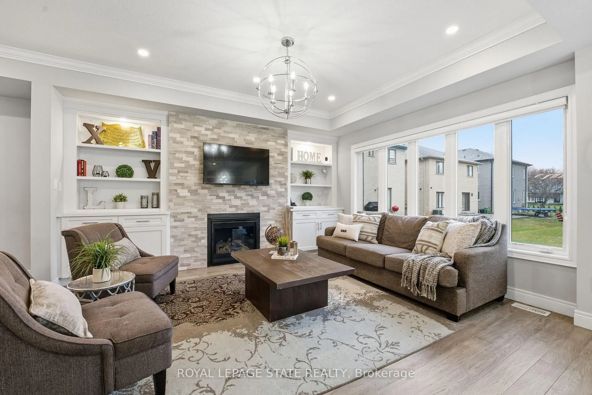 Photo 7 of 29 Roselawn Avenue, Hamilton, Ancaster — HOMEH
