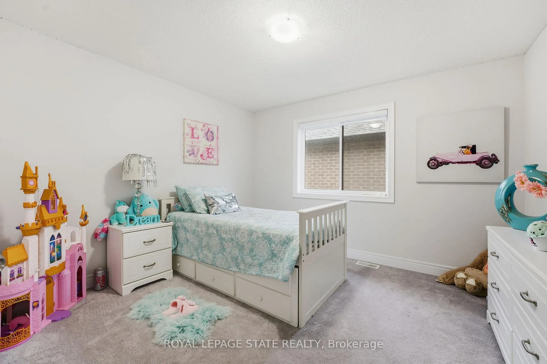 Photo 12 of 29 Roselawn Avenue, Hamilton, Ancaster — HOMEH