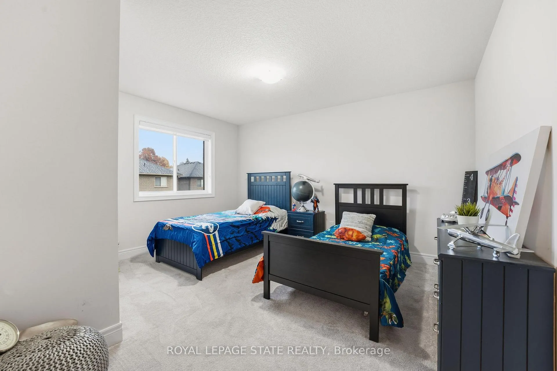 Photo 13 of 29 Roselawn Avenue, Hamilton, Ancaster — HOMEH