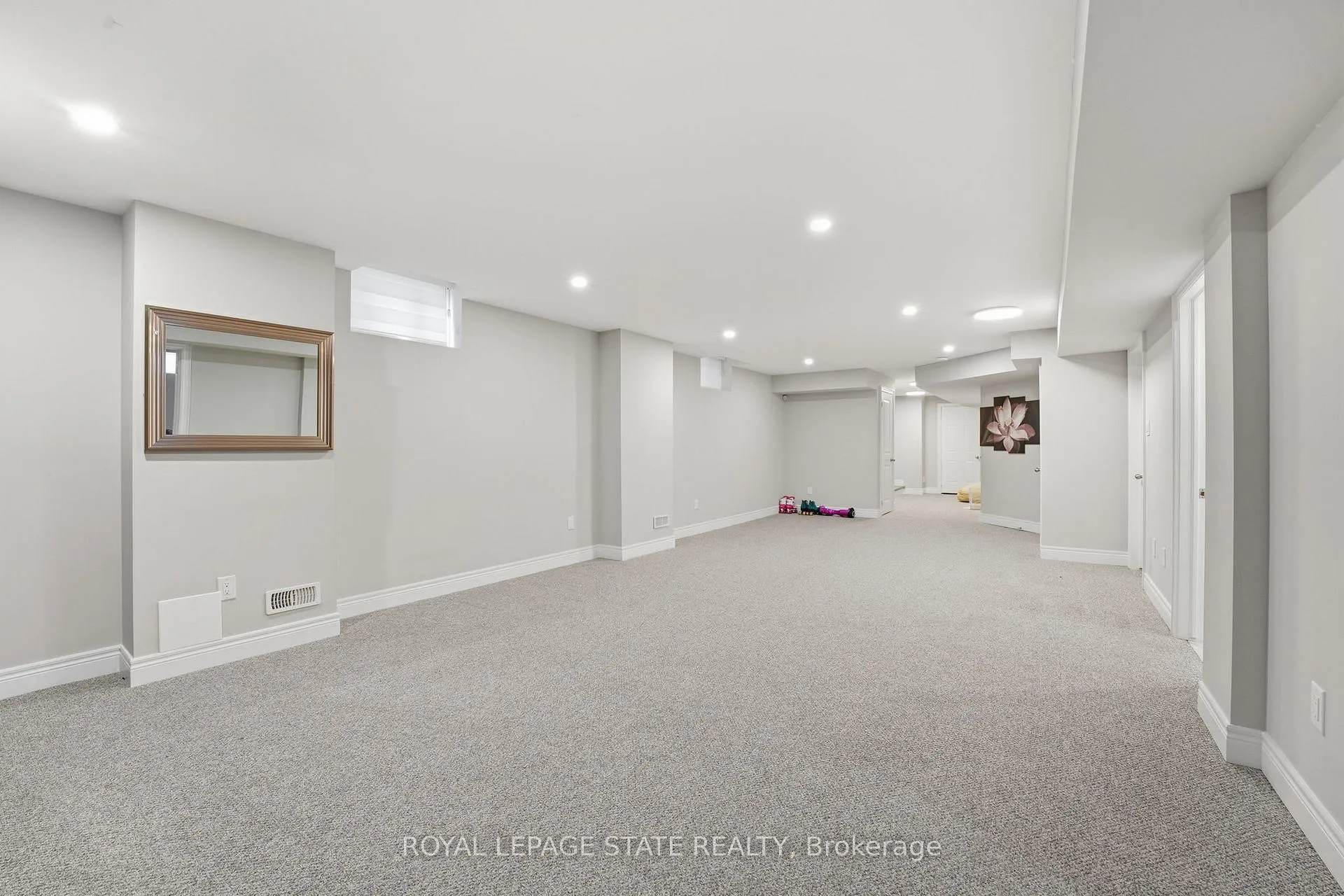 Photo 20 of 29 Roselawn Avenue, Hamilton, Ancaster — HOMEH