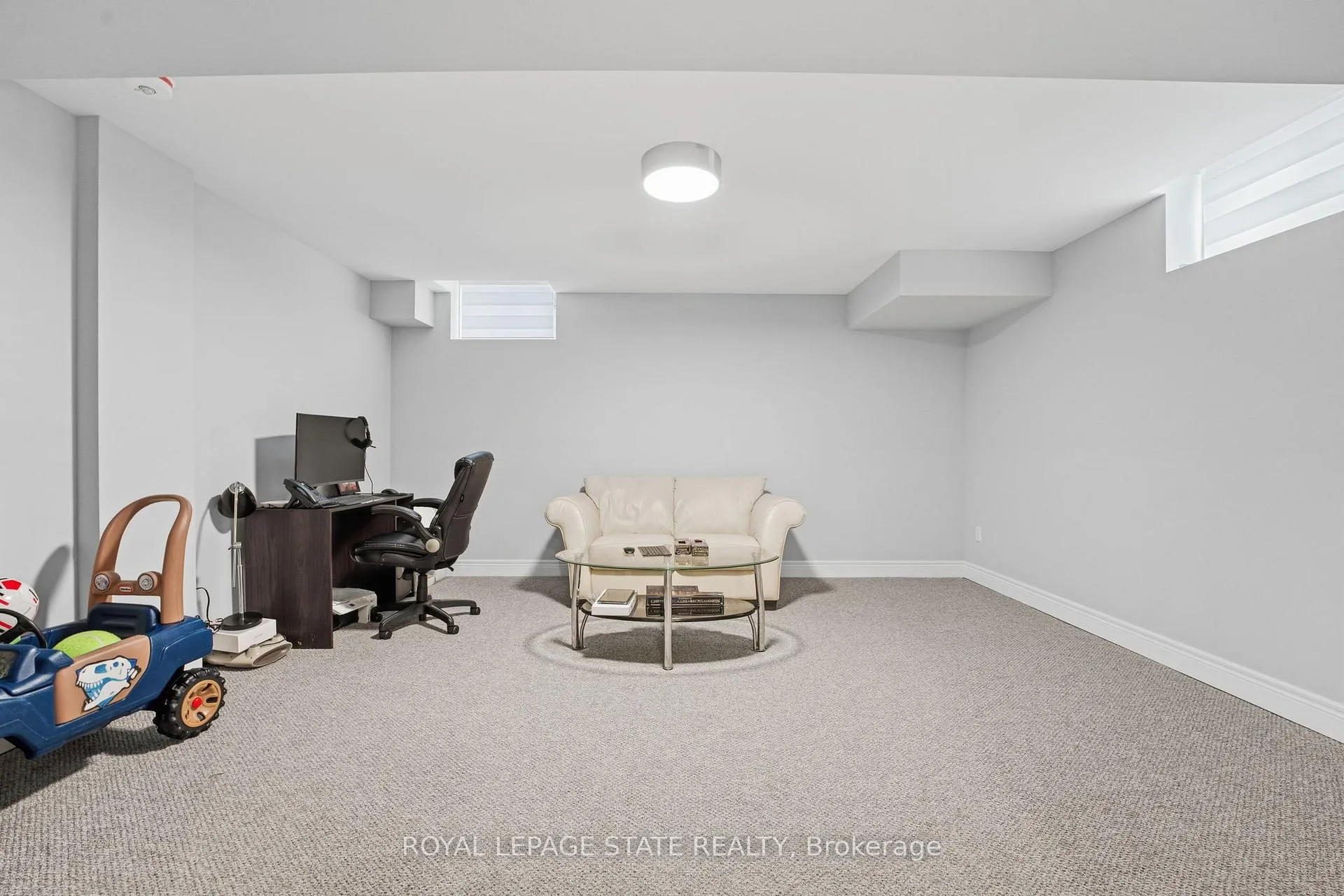 Photo 21 of 29 Roselawn Avenue, Hamilton, Ancaster — HOMEH